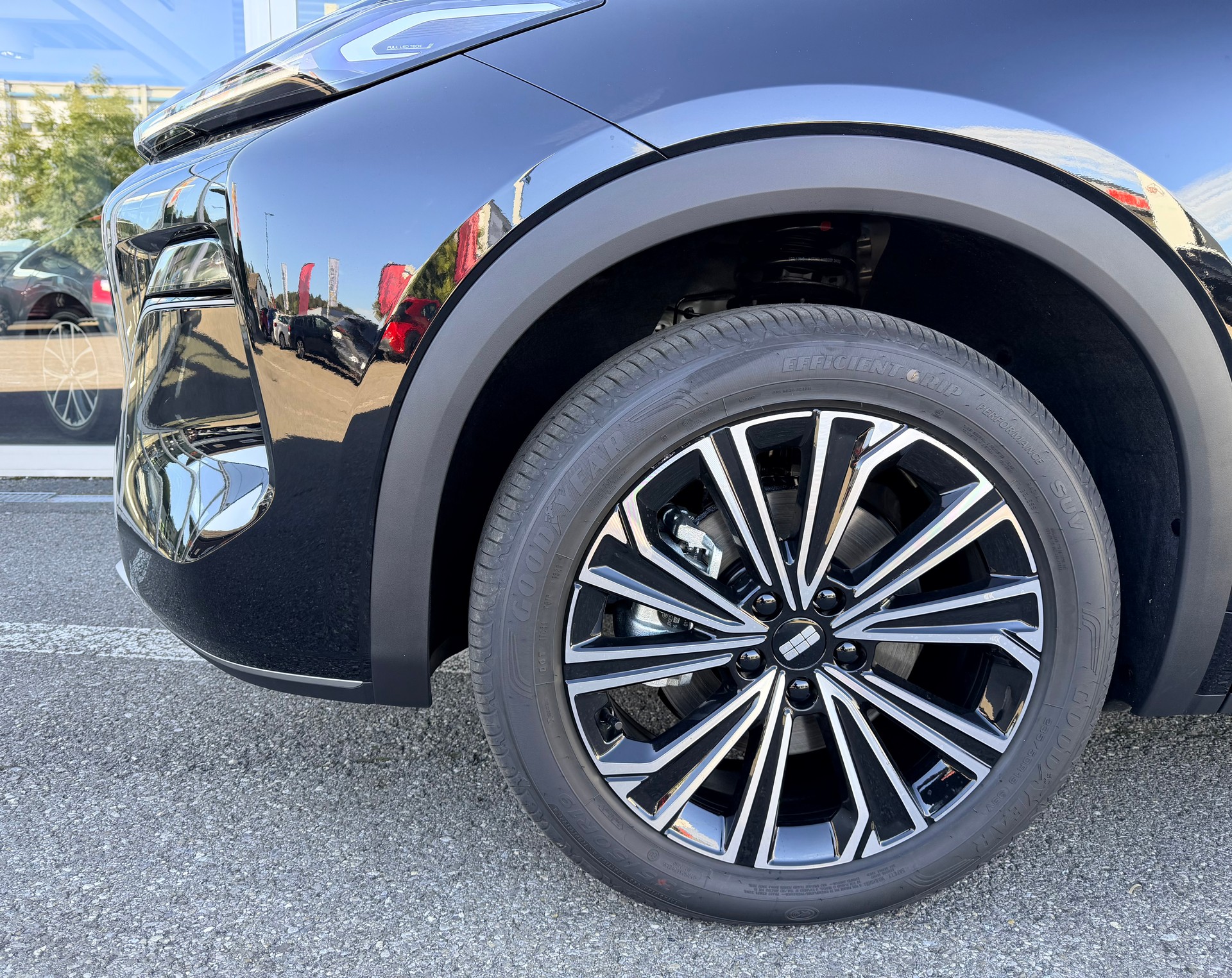 GEELY STARRAY EM-i Max+ 29.8 kWh polar black-image-4