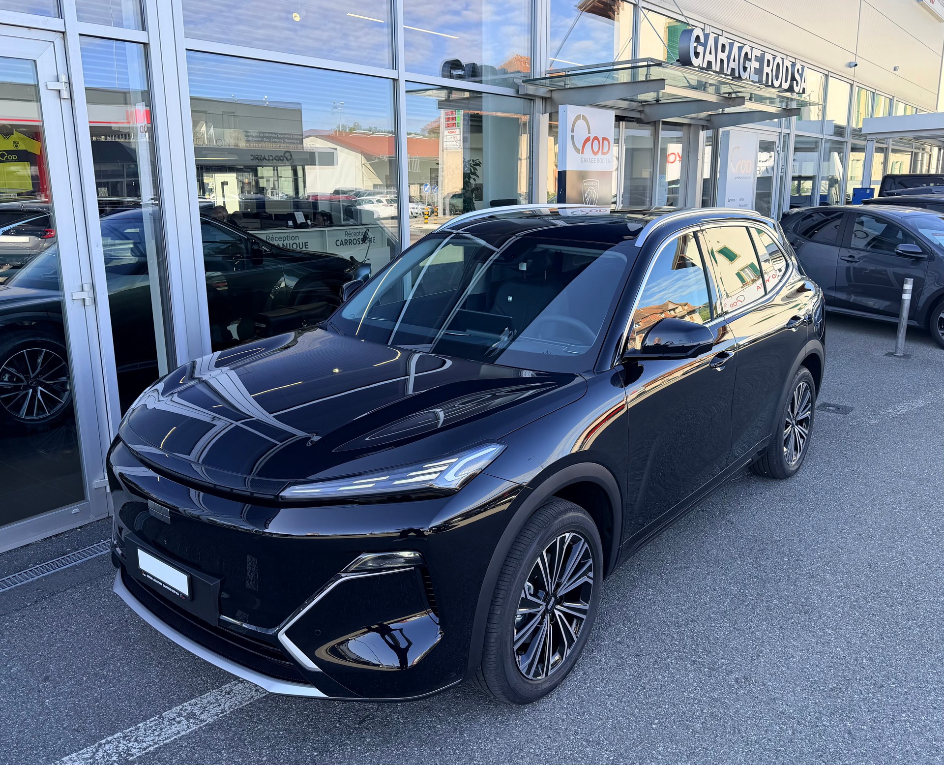 GEELY STARRAY EM-i Max+ 29.8 kWh polar black-image-31