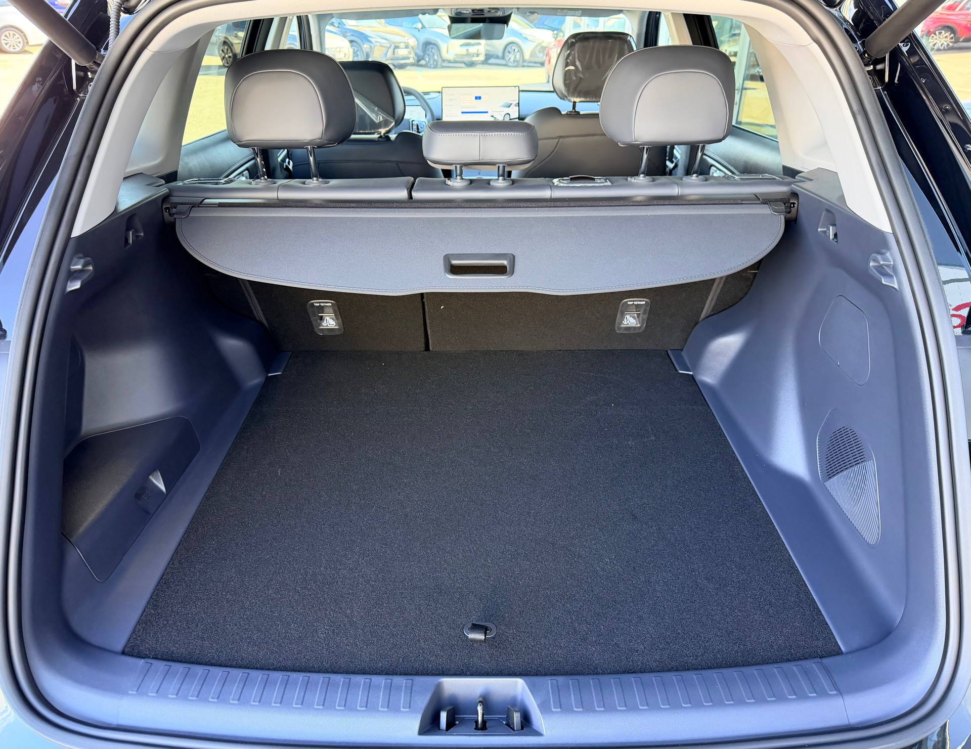 GEELY STARRAY EM-i Max+ 29.8 kWh polar black-image-8