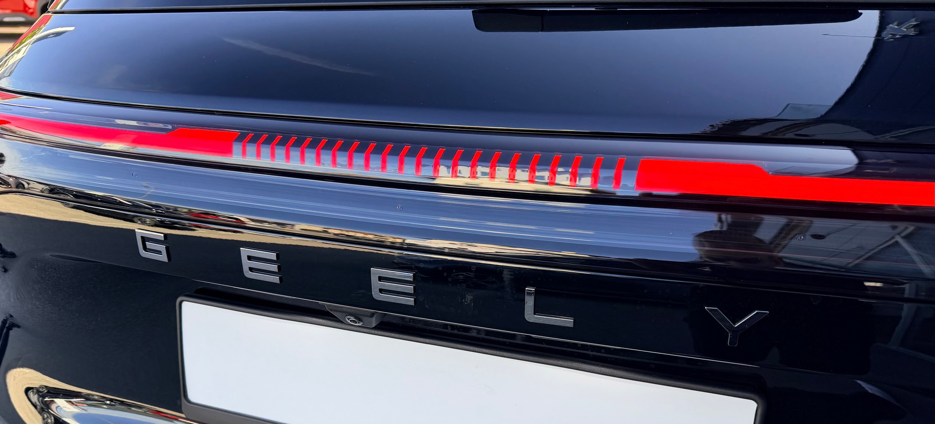 GEELY STARRAY EM-i Max+ 29.8 kWh polar black-image-10