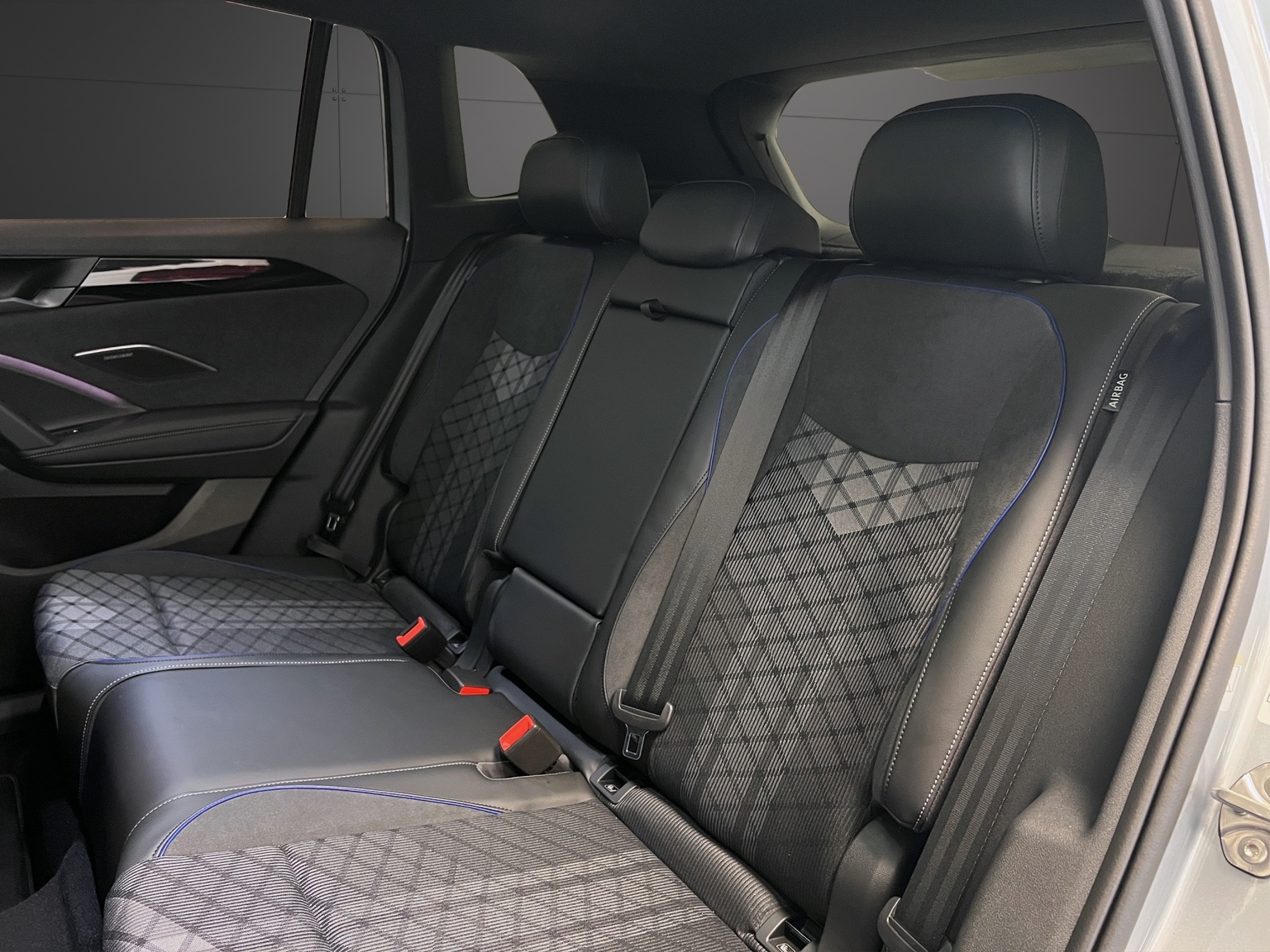 VW Tiguan 2.0 TSI DSG R-Line Plus 4Motion-image-8