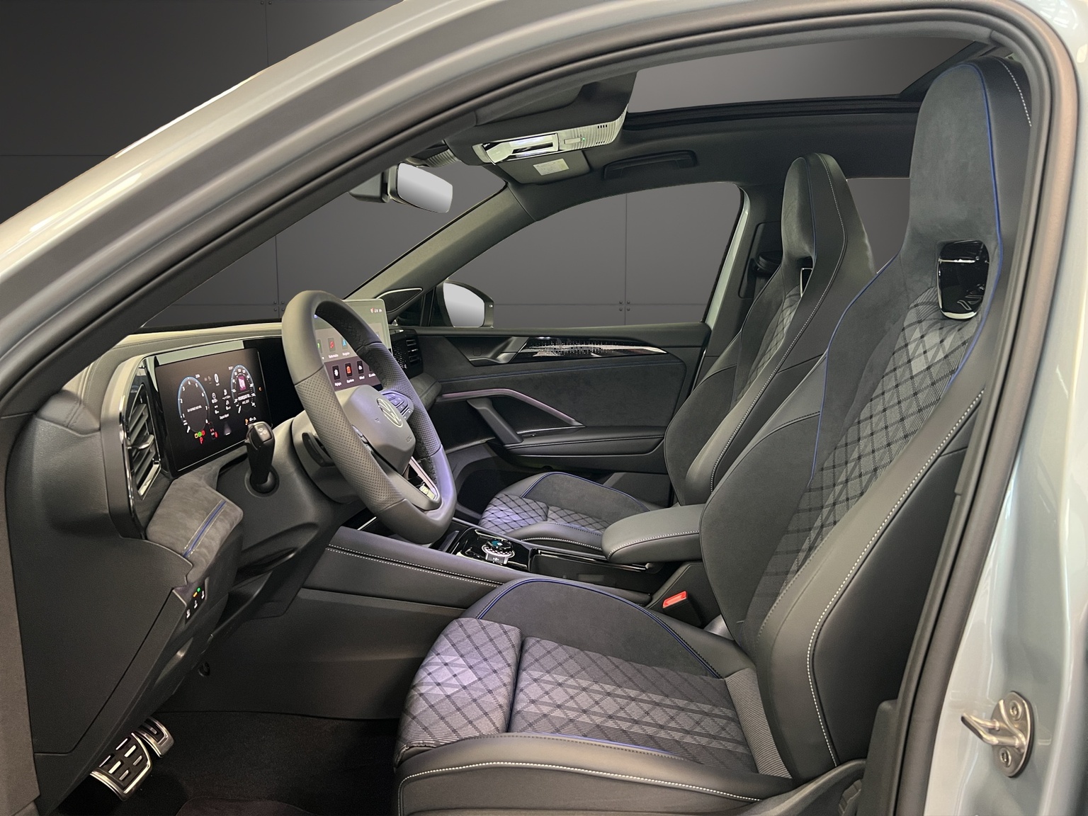 VW Tiguan 2.0 TSI DSG R-Line Plus 4Motion-image-5