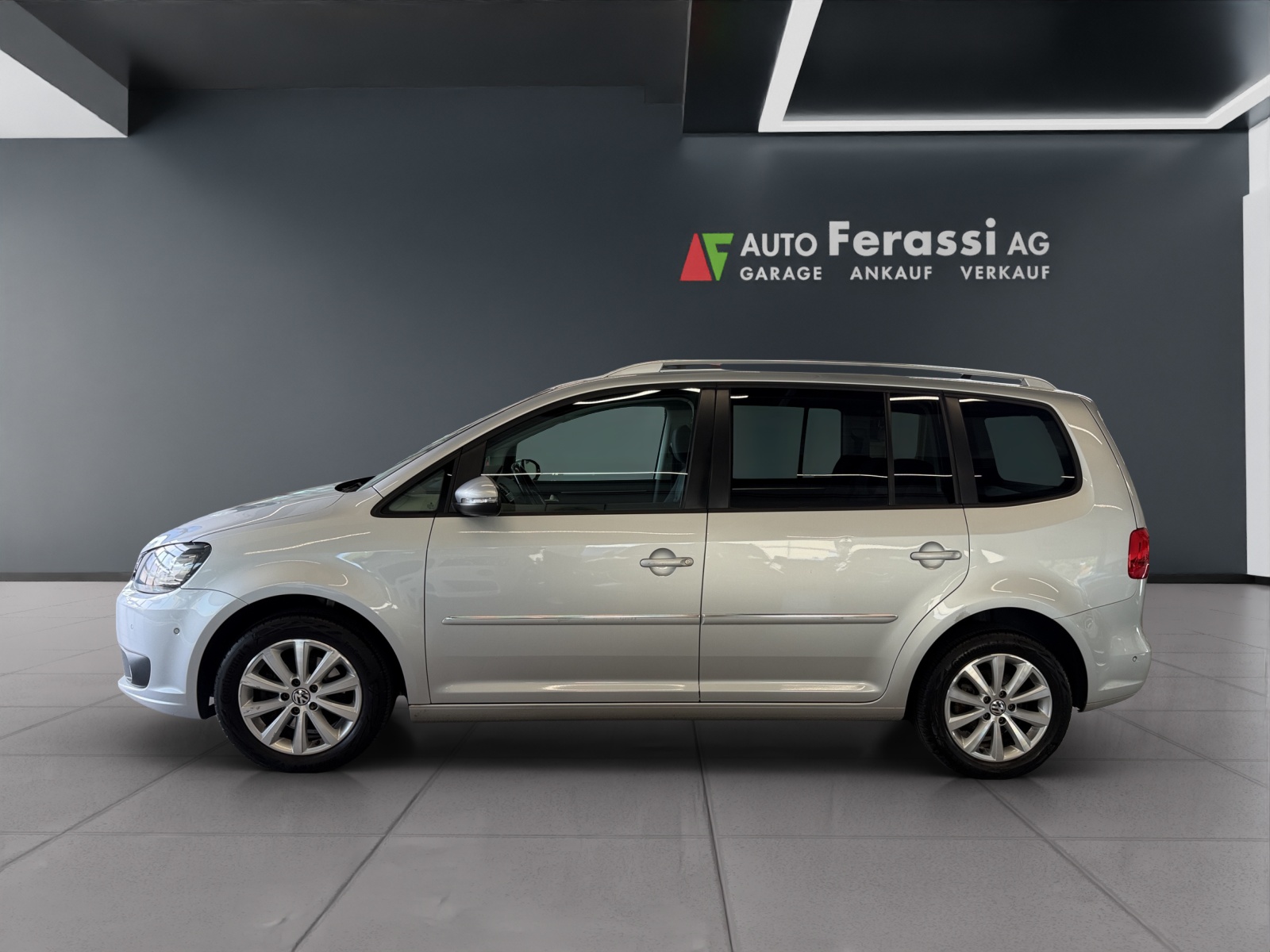 VW Touran 1.4 TSI Highline DSG-image-1