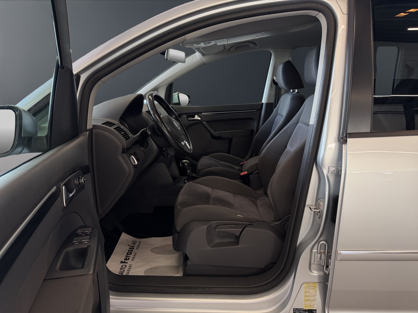 VW Touran 1.4 TSI Highline DSG-image-15