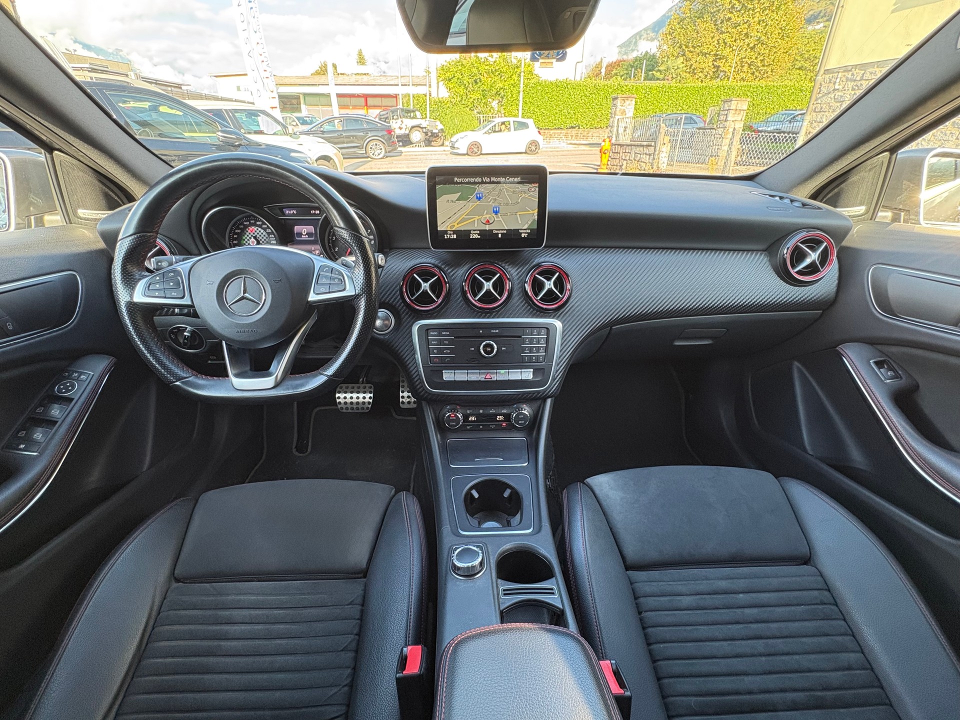 MERCEDES-BENZ A 250 Sport 4Matic 7G-DCT-image-12