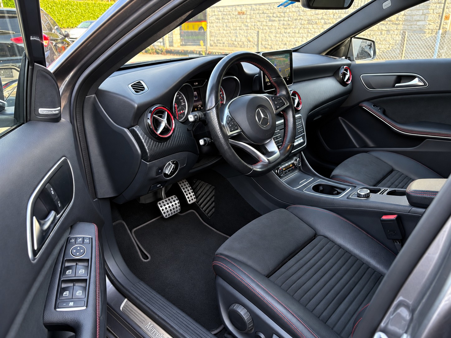 MERCEDES-BENZ A 250 Sport 4Matic 7G-DCT-image-8