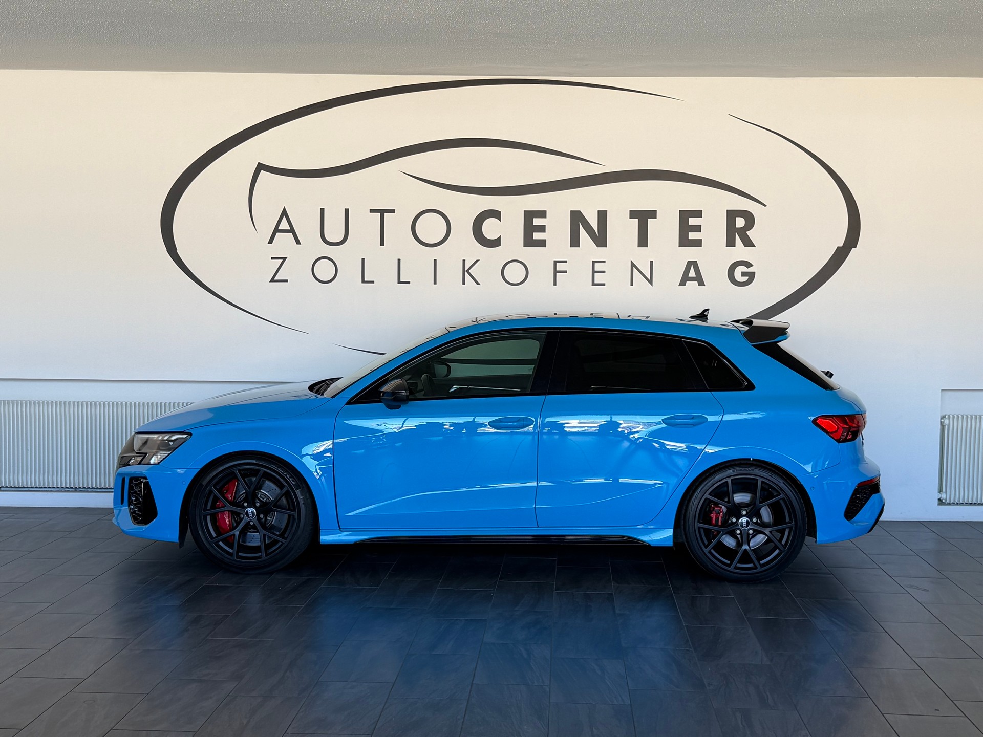 AUDI RS3 Sportback 2.5 TSI quattro S-tronic / CH Auto-image-4
