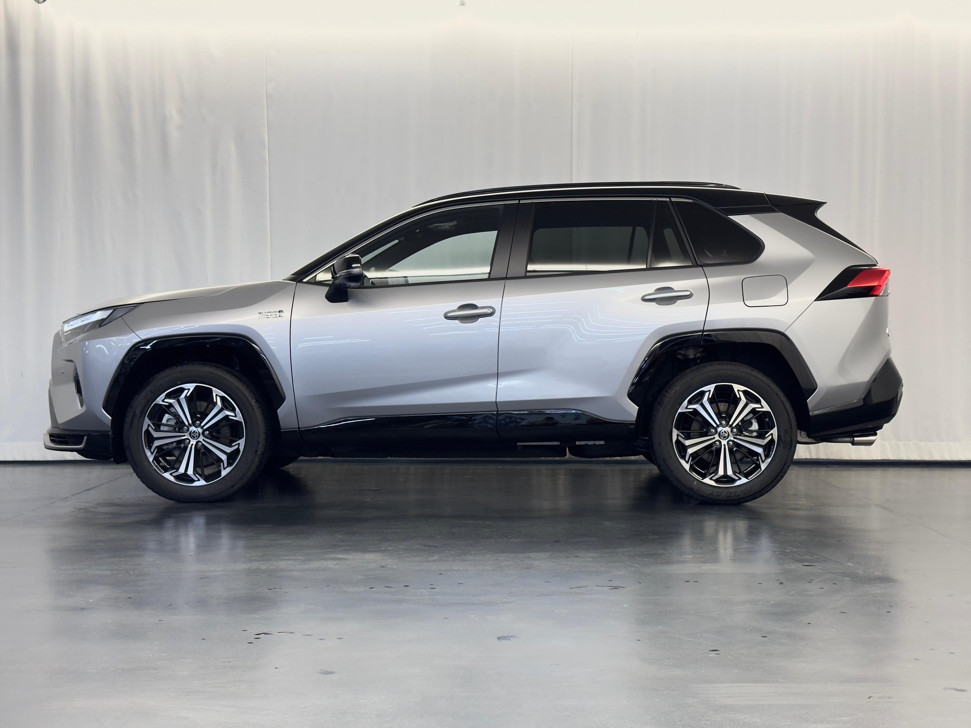 TOYOTA RAV4 2.5 Plug-In-Hybrid Platinum-image-4