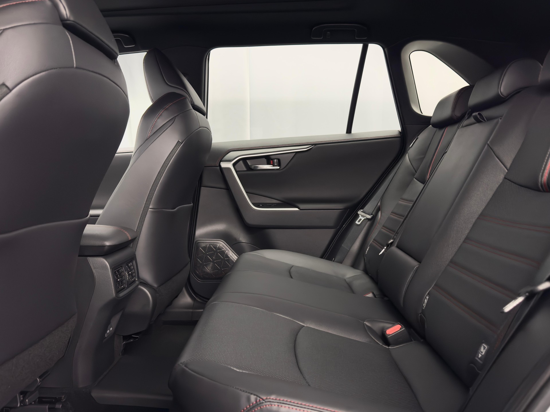 TOYOTA RAV4 2.5 Plug-In-Hybrid Platinum-image-6