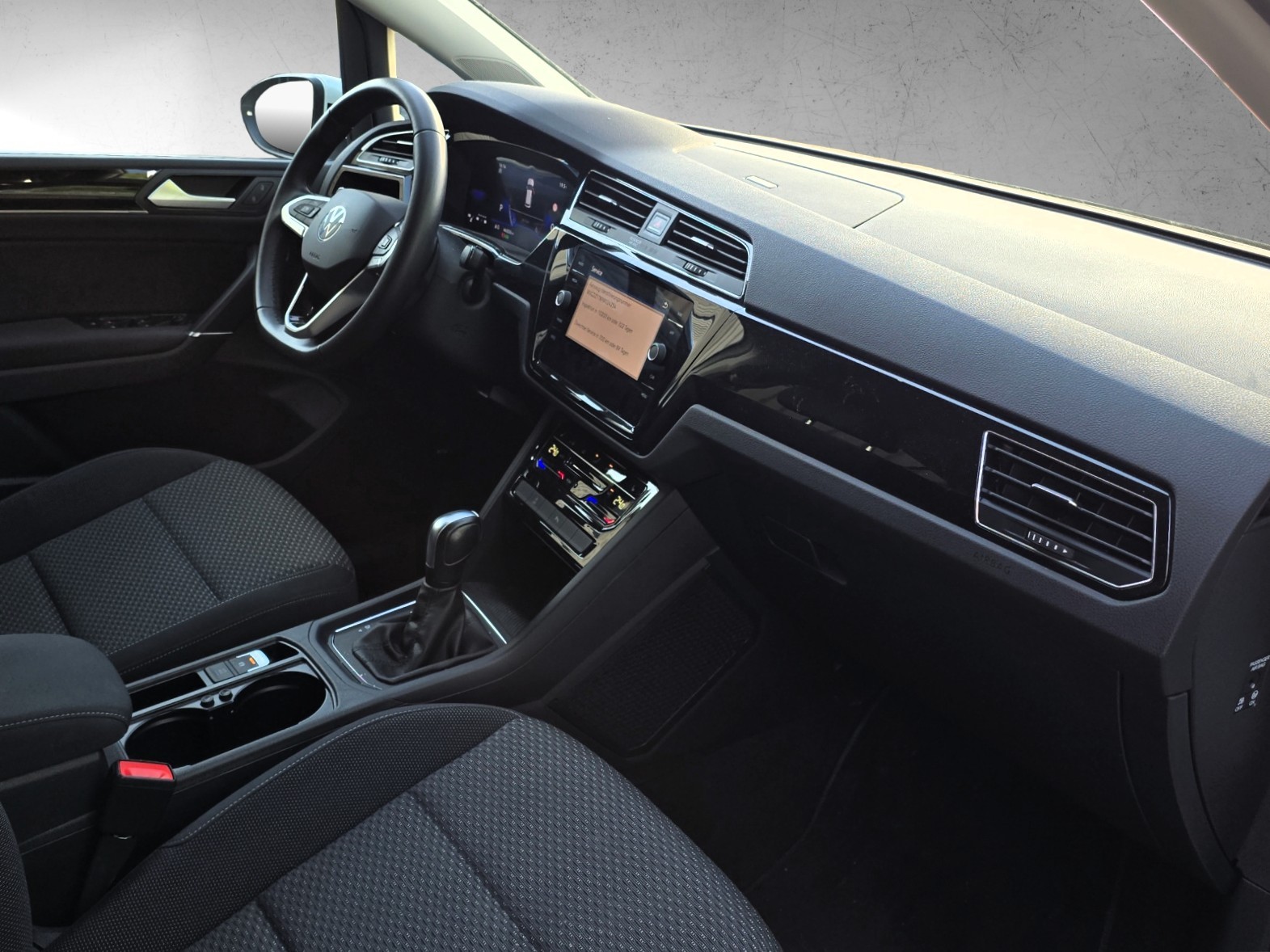 VW Touran 2.0 TDI BlueMotion Technology Comfortline DSG-image-1