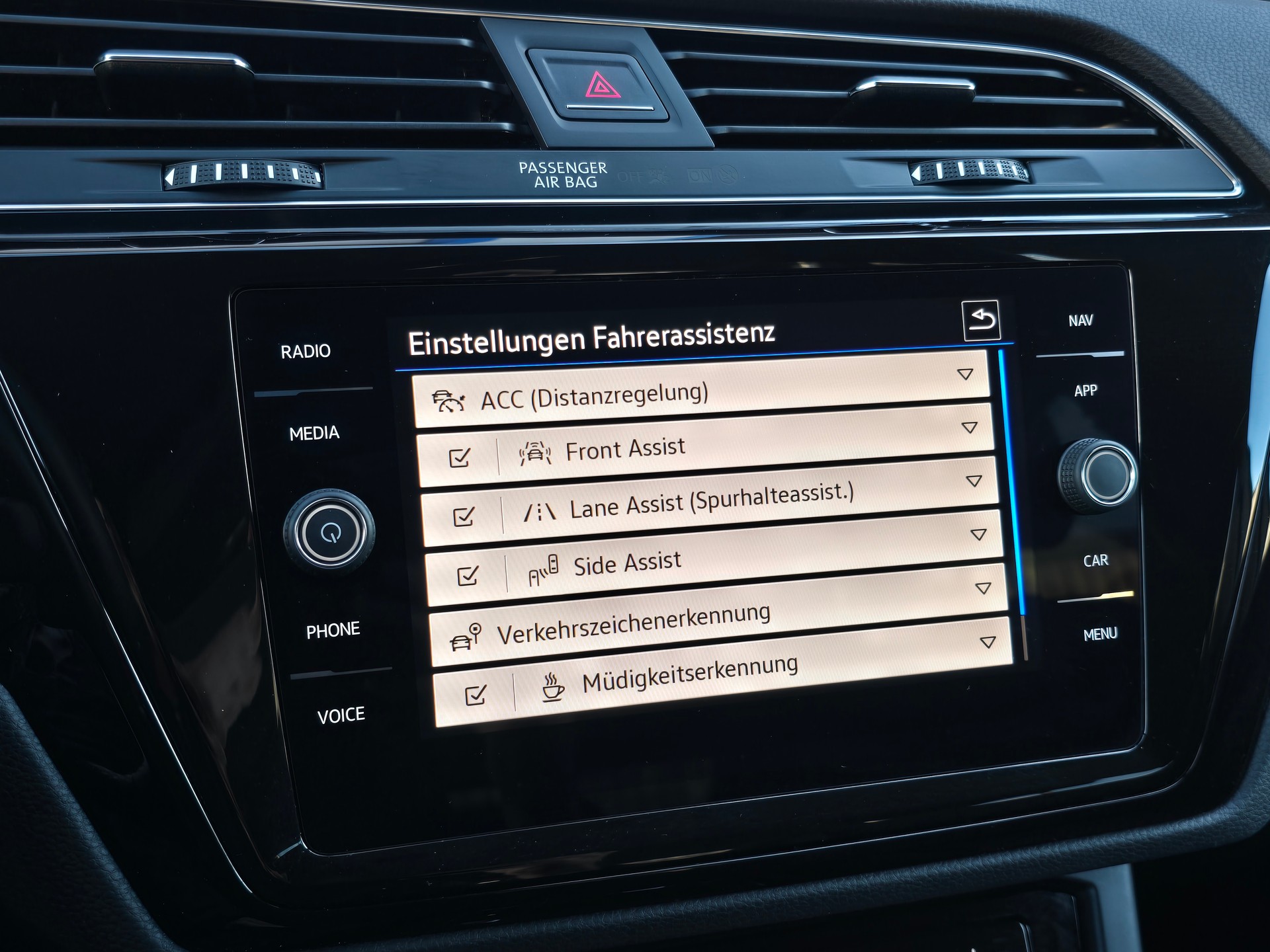 VW Touran 2.0 TDI BlueMotion Technology Comfortline DSG-image-26