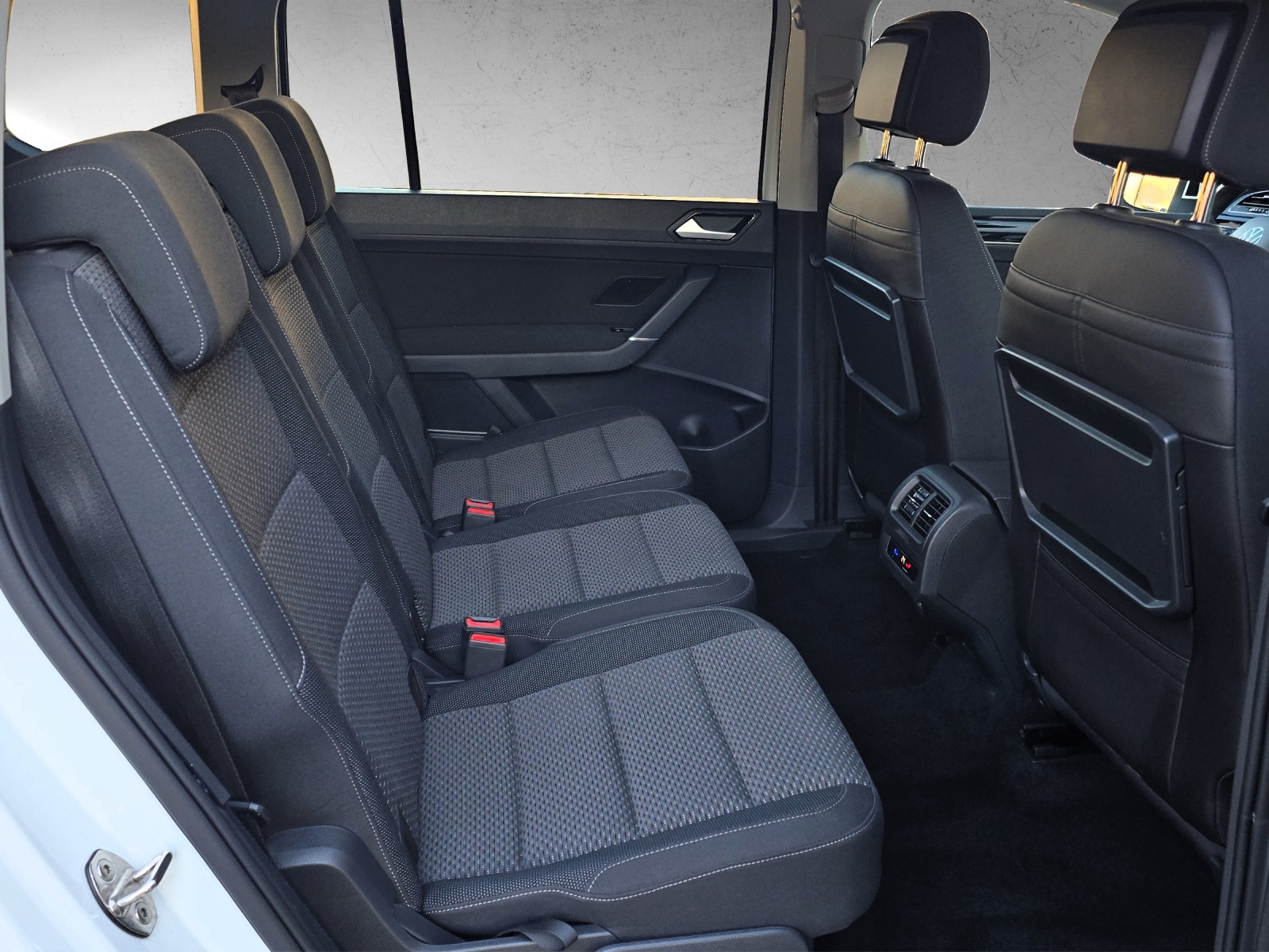 VW Touran 2.0 TDI BlueMotion Technology Comfortline DSG-image-16