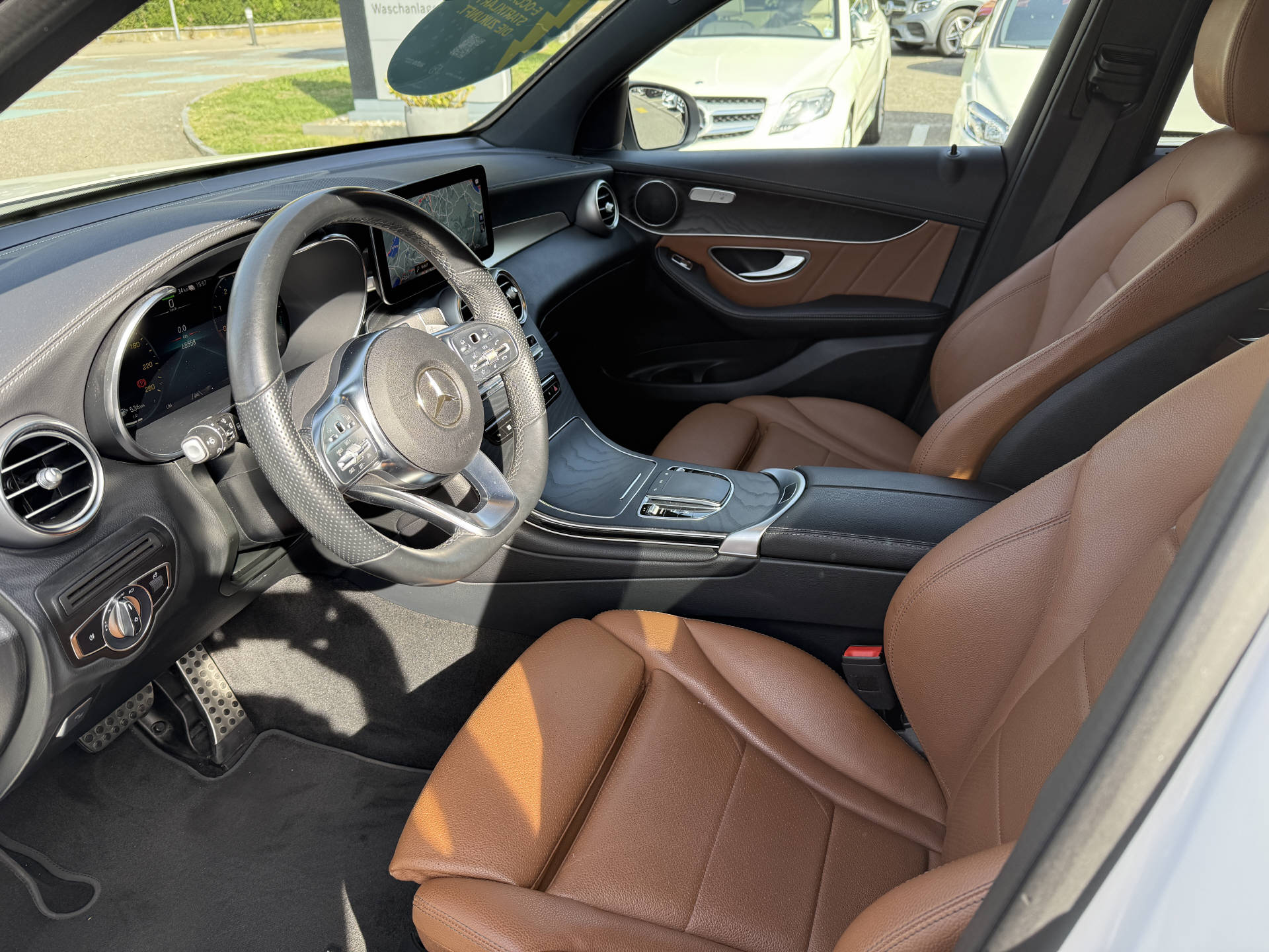 MERCEDES-BENZ GLC 300 de AMG Line 4m-image-3