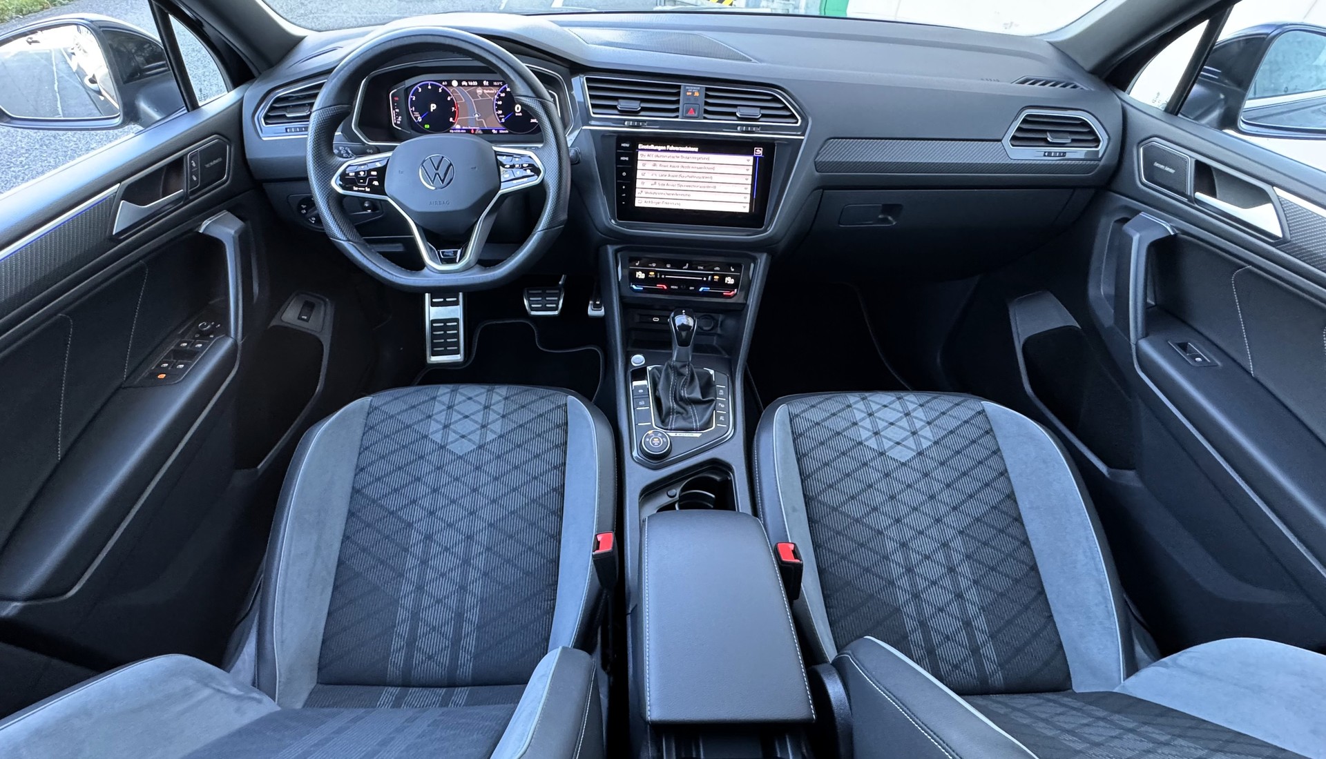 VW Tiguan Allspace 2.0TSI R-Line 4Motion DSG Herstellergarantie | gepflegt | CH FZ-image-6