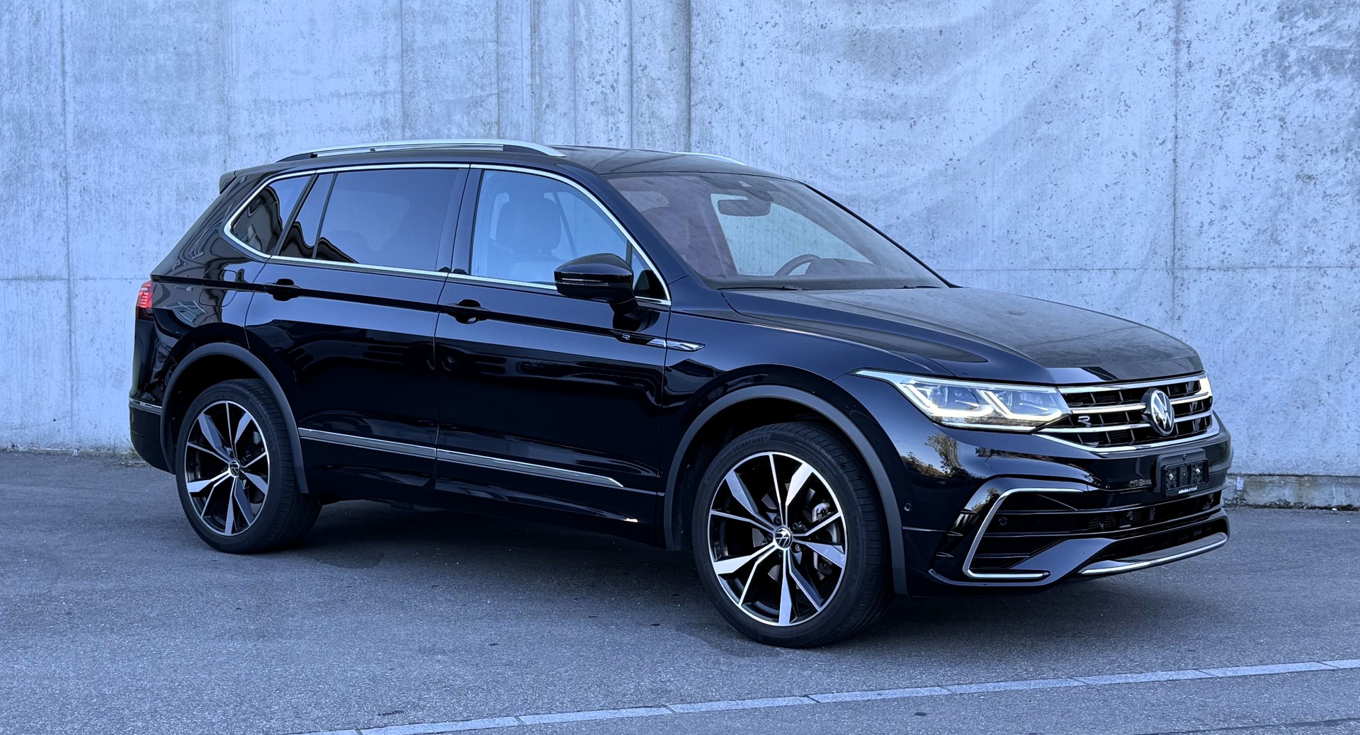 VW Tiguan Allspace 2.0TSI R-Line 4Motion DSG Herstellergarantie | gepflegt | CH FZ-image-15