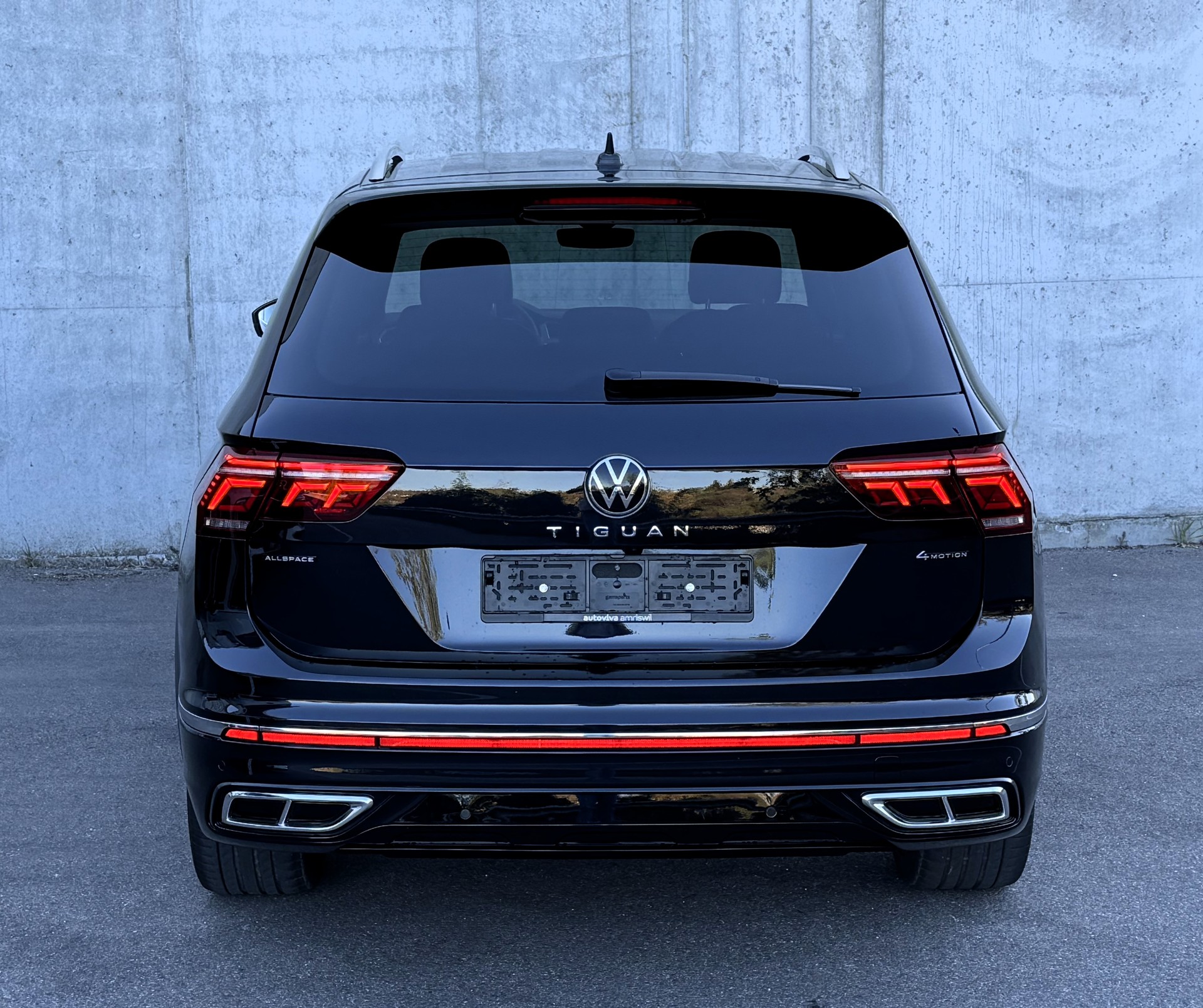 VW Tiguan Allspace 2.0TSI R-Line 4Motion DSG Herstellergarantie | gepflegt | CH FZ-image-13