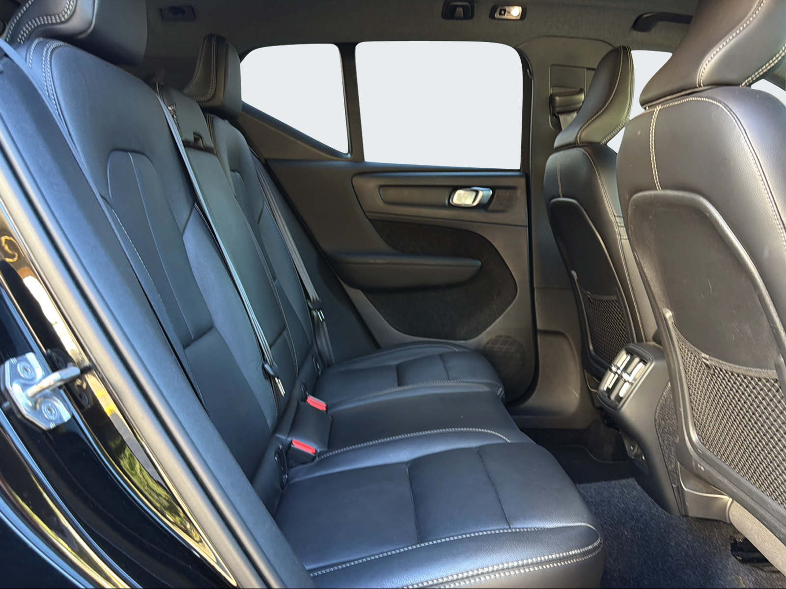 VOLVO XC40 2.0 D4 R-Design AWD-image-12