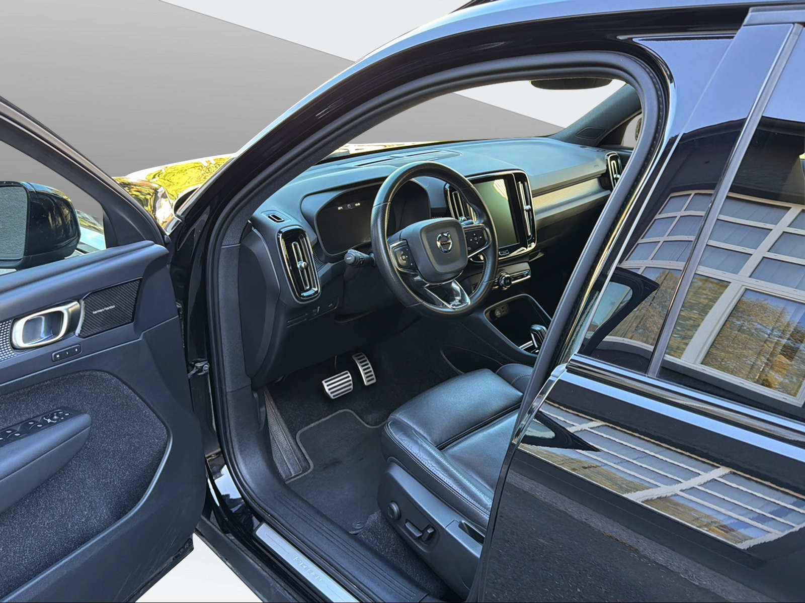 VOLVO XC40 2.0 D4 R-Design AWD-image-10