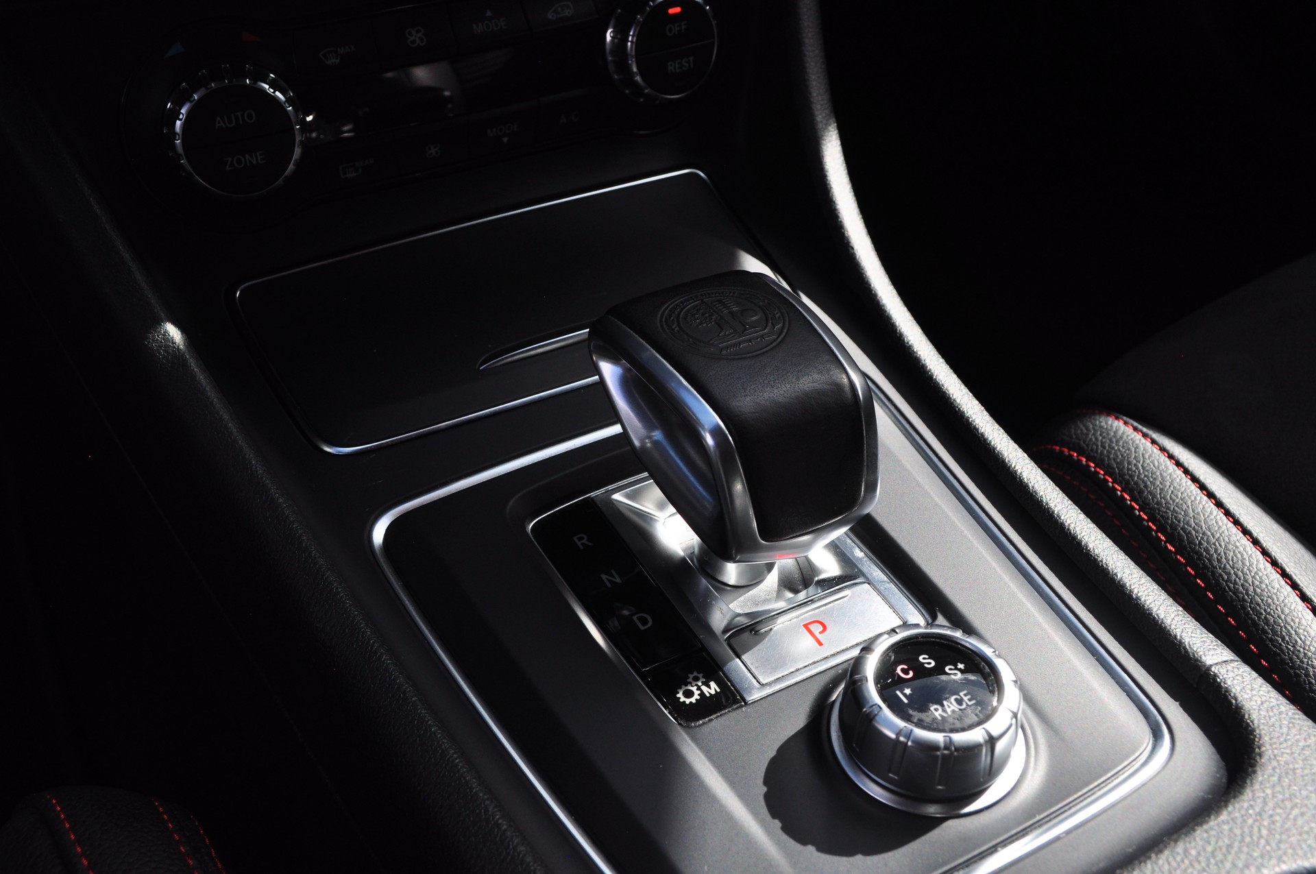 MERCEDES-BENZ CLA 45 AMG 4Matic Shooting Brake-image-14