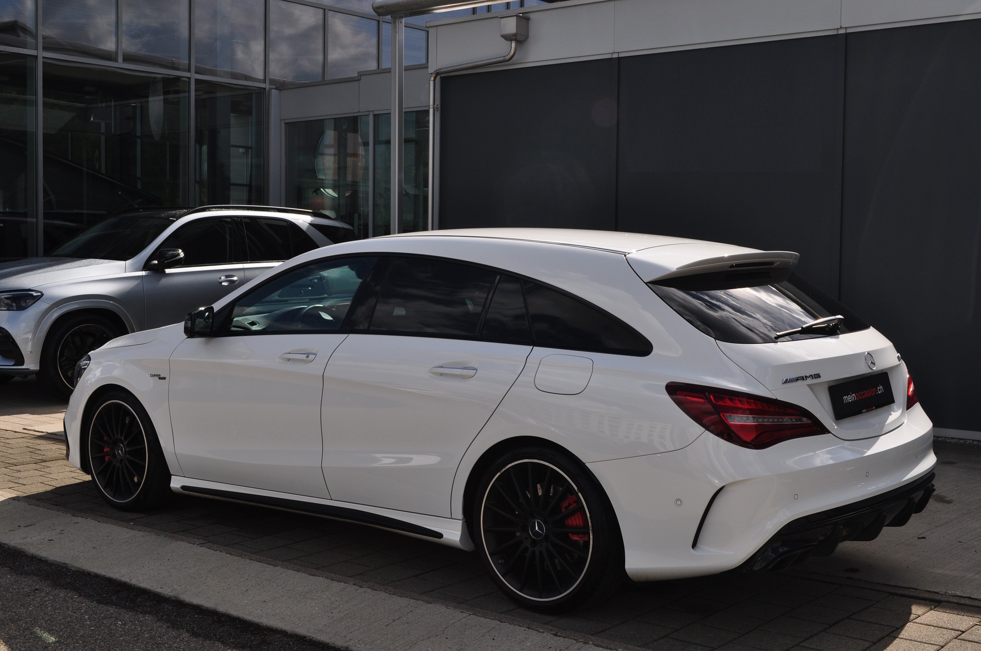 MERCEDES-BENZ CLA 45 AMG 4Matic Shooting Brake-image-3