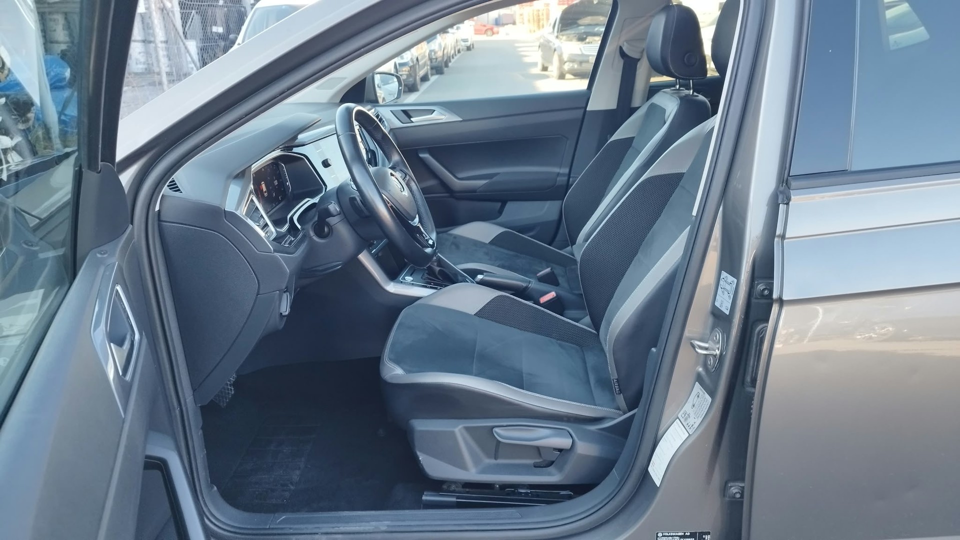 VW Polo 1.0 TSI BMT Highline DSG-image-14
