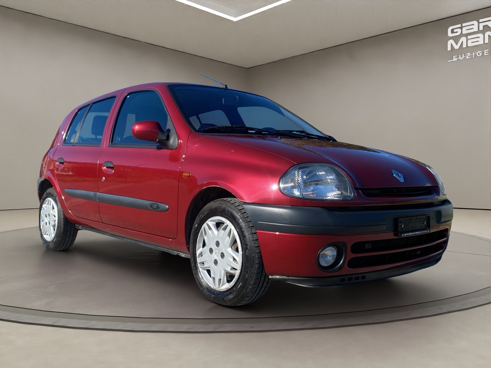 RENAULT Clio 1.6 RT-image-6