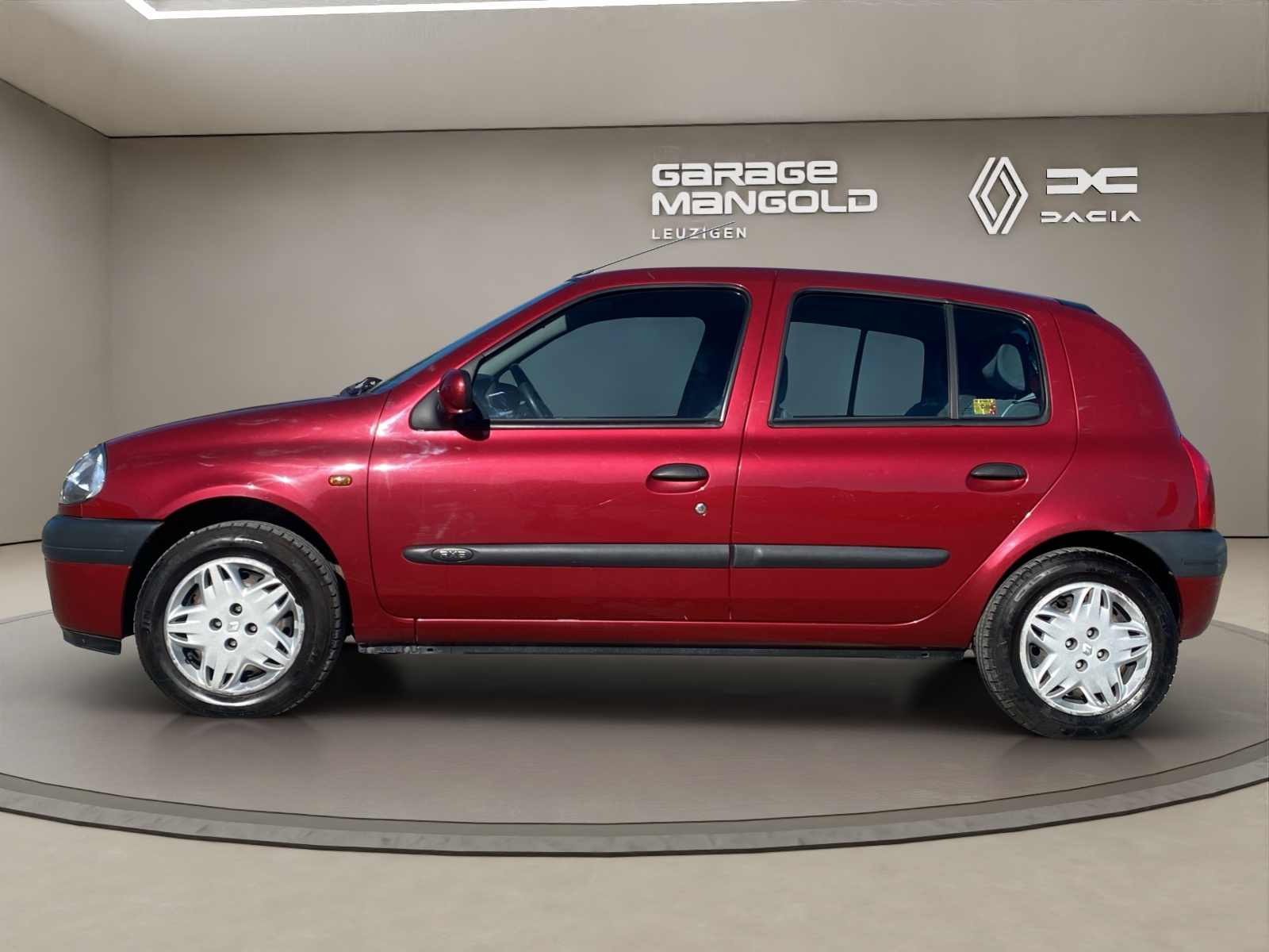 RENAULT Clio 1.6 RT-image-1