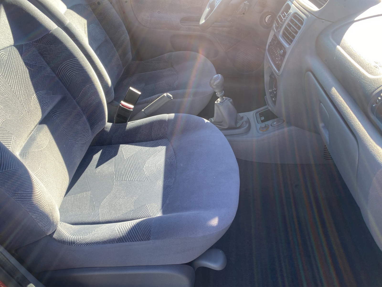 RENAULT Clio 1.6 RT-image-11