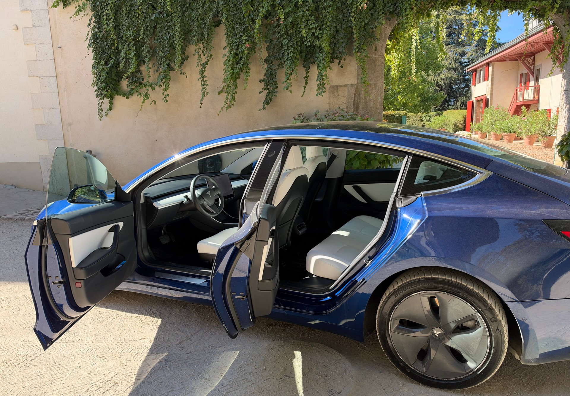 TESLA Long Range D-image-5