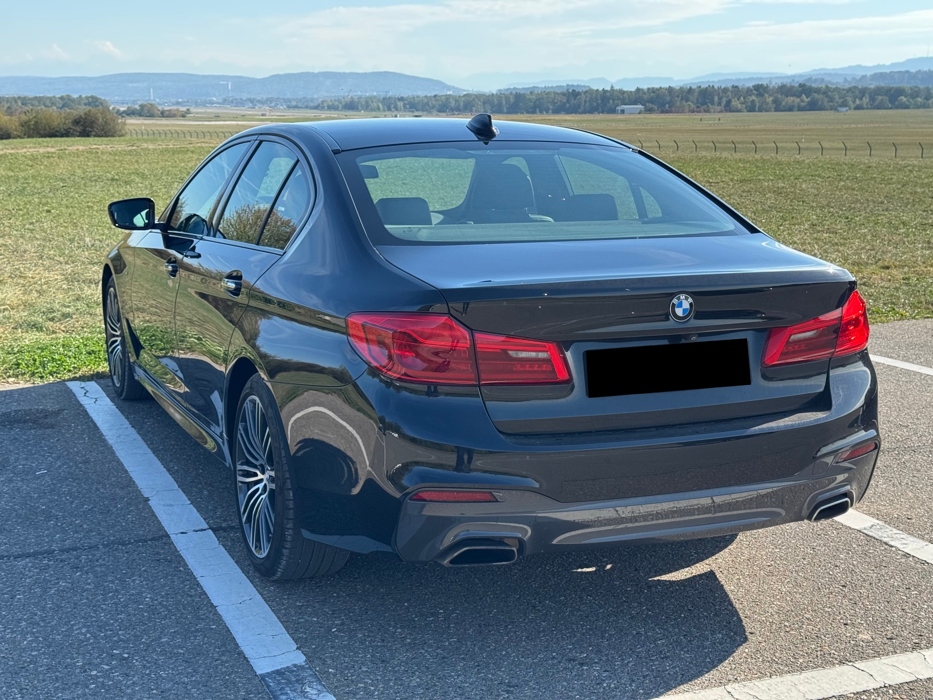 BMW 540i xDrive-image-1