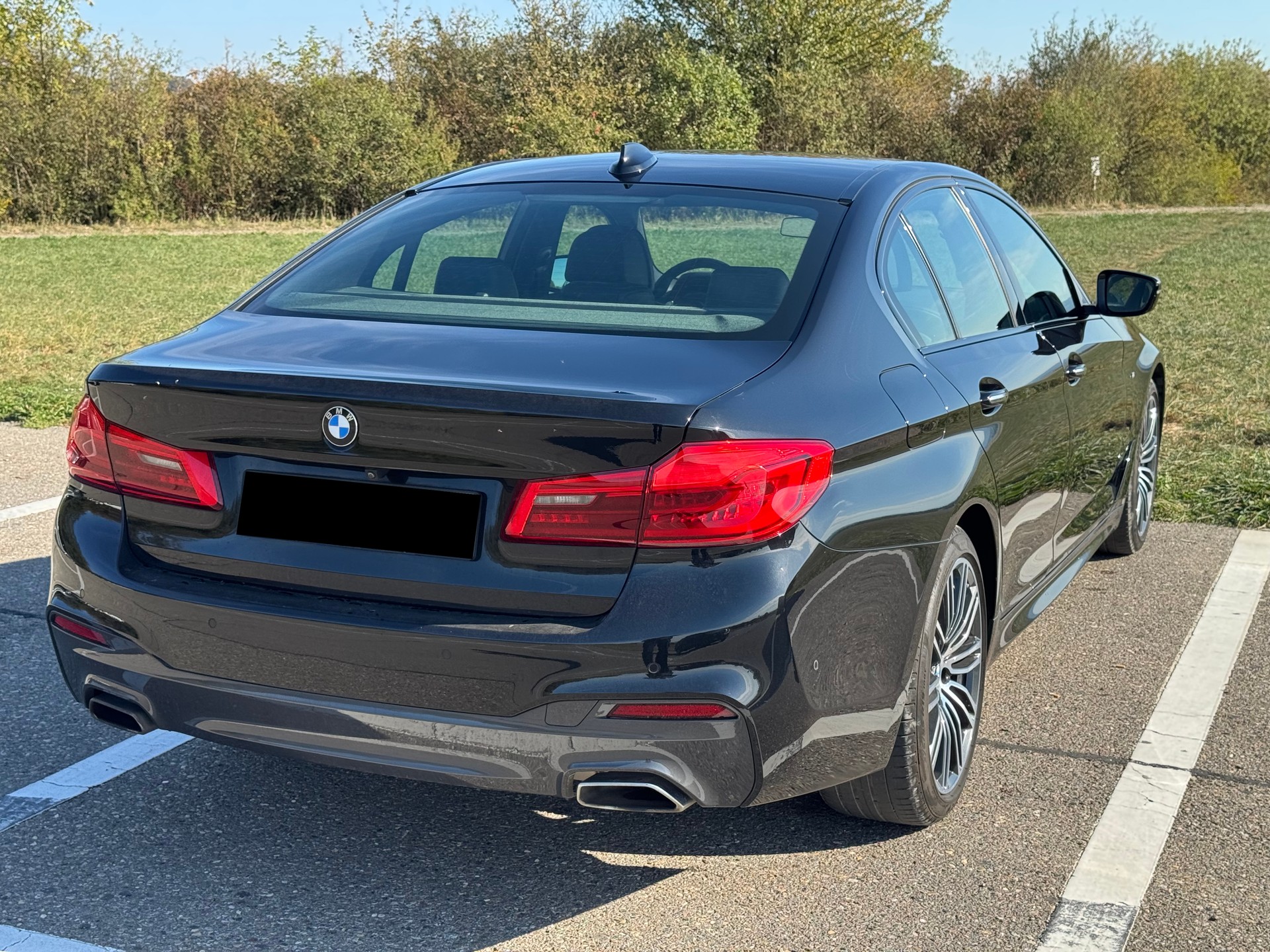 BMW 540i xDrive-image-2