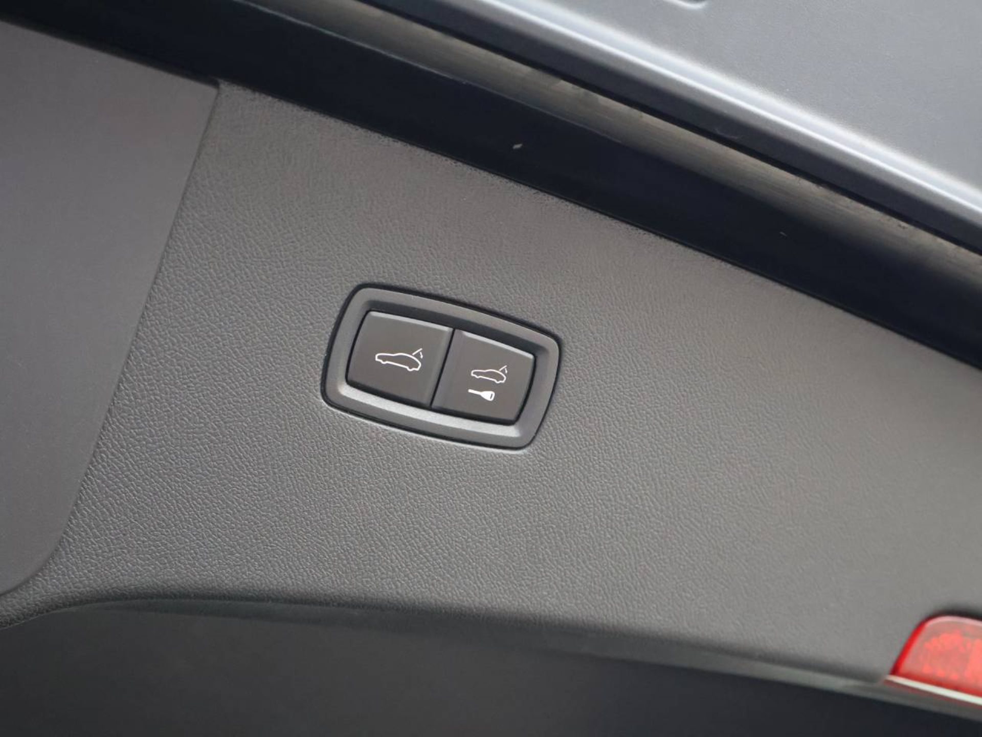 PORSCHE Cayenne S E-Hybrid Coupé-image-33