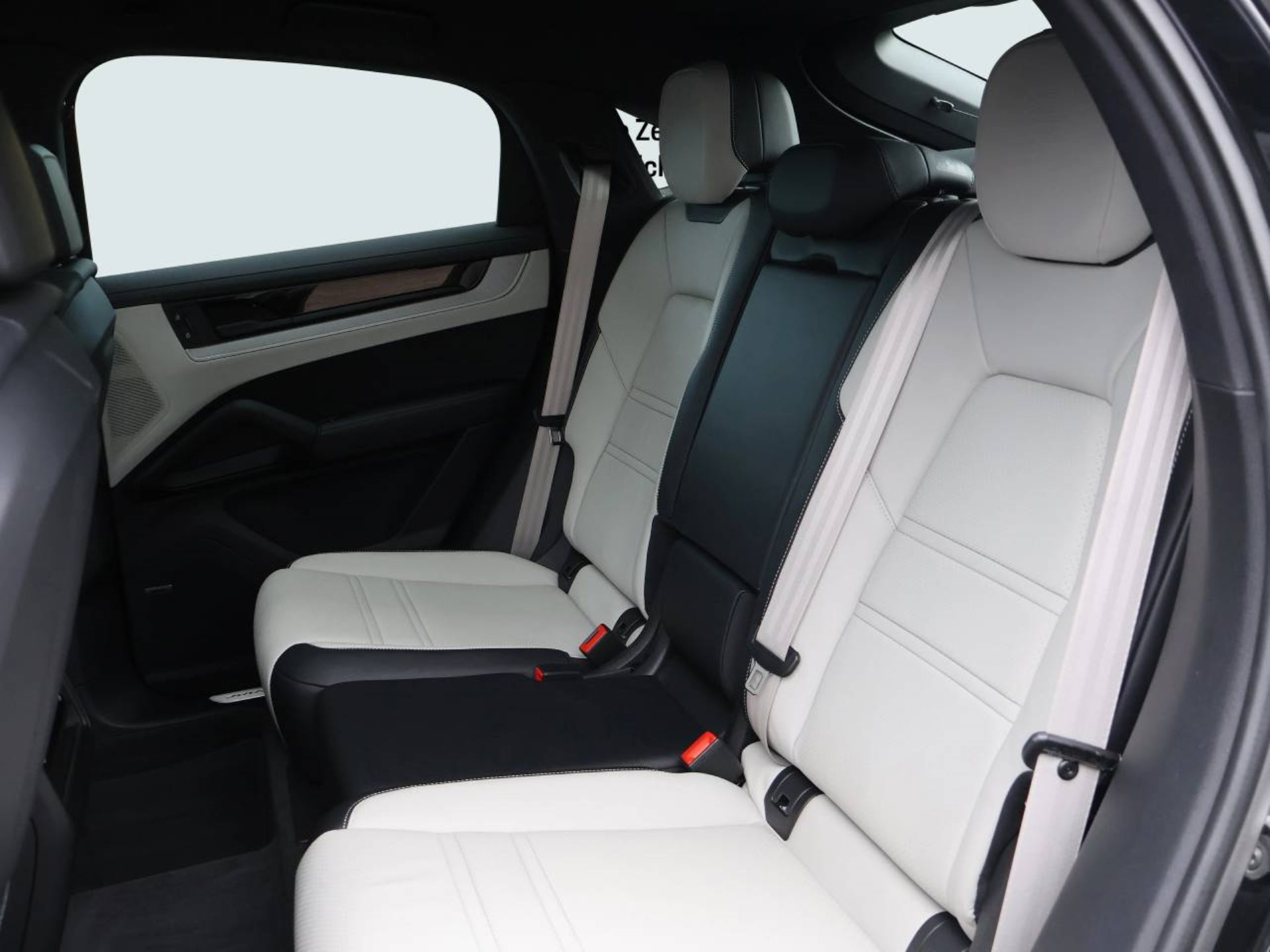PORSCHE Cayenne S E-Hybrid Coupé-image-13