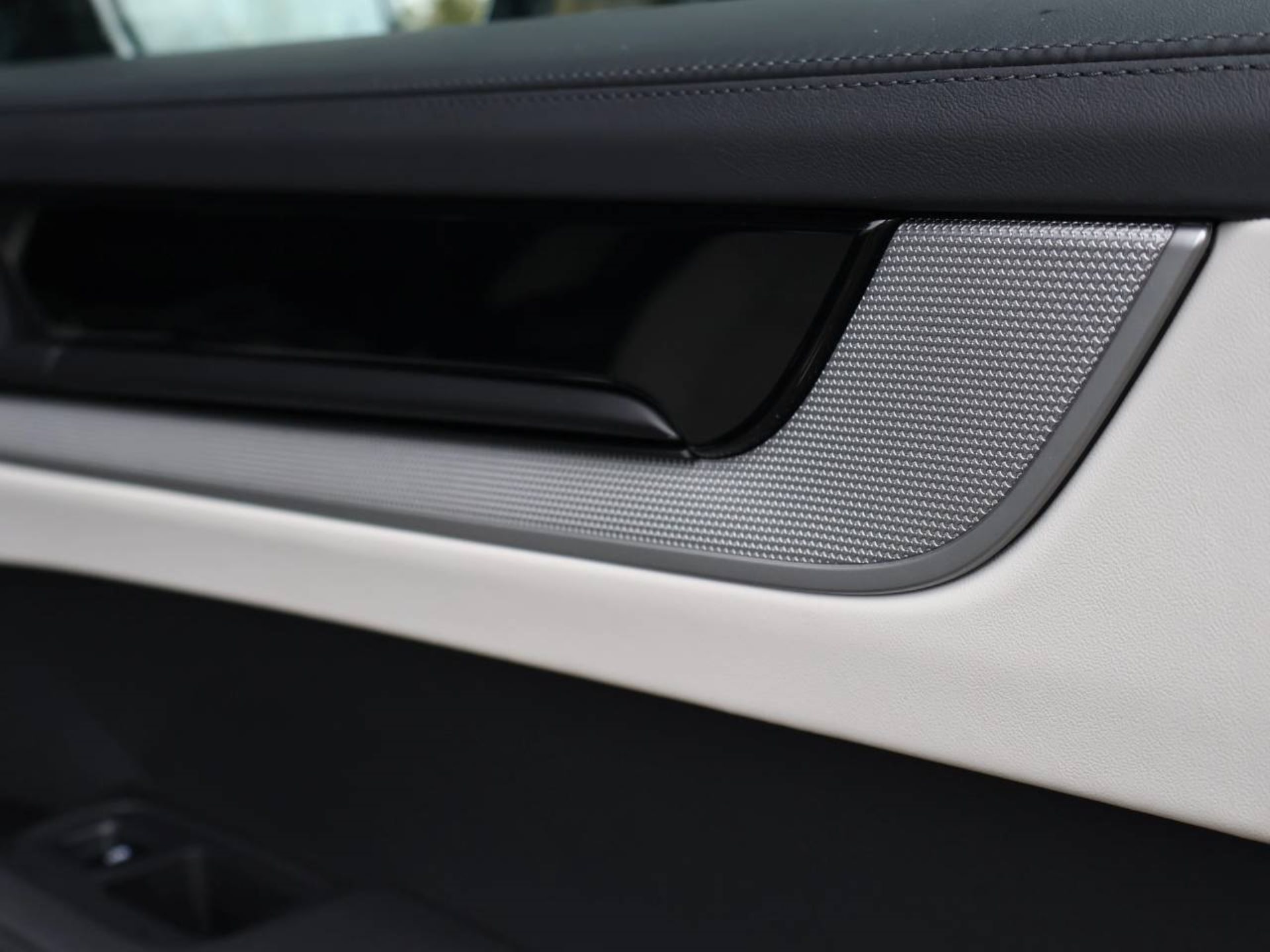 PORSCHE Cayenne S E-Hybrid Coupé-image-29