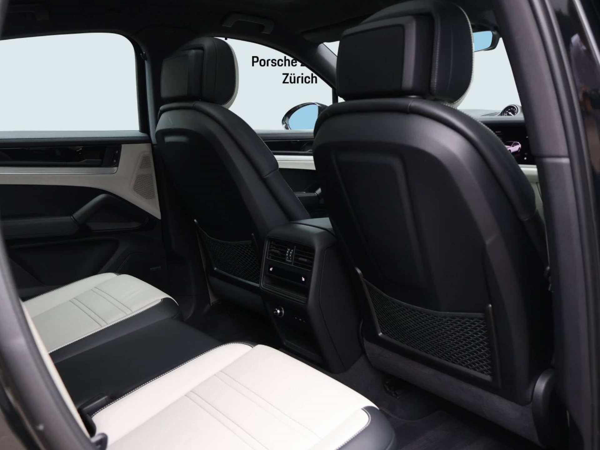 PORSCHE Cayenne S E-Hybrid Coupé-image-14
