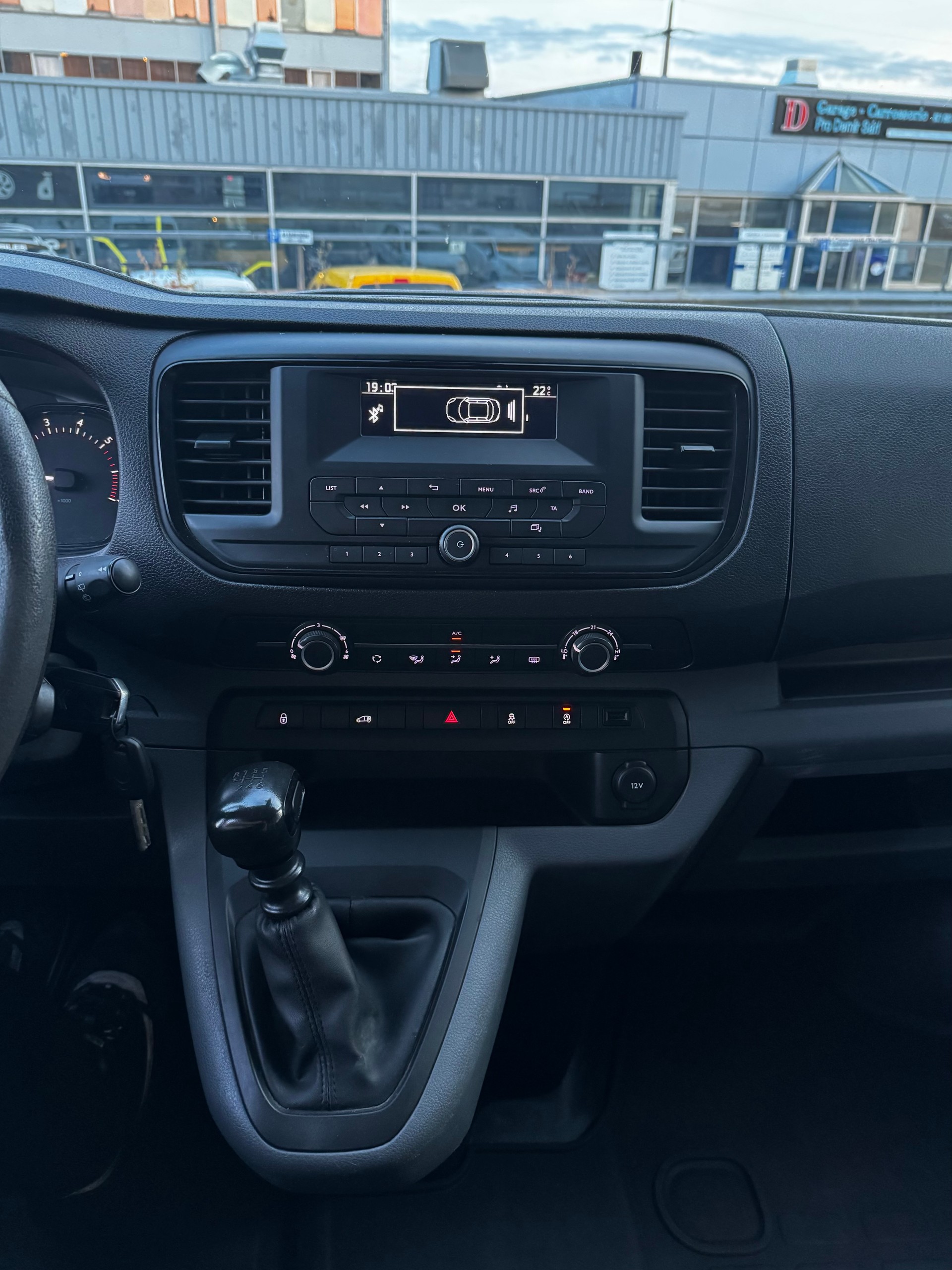 CITROEN Jumpy 1.5 BlueHDi 100 M Club-image-11