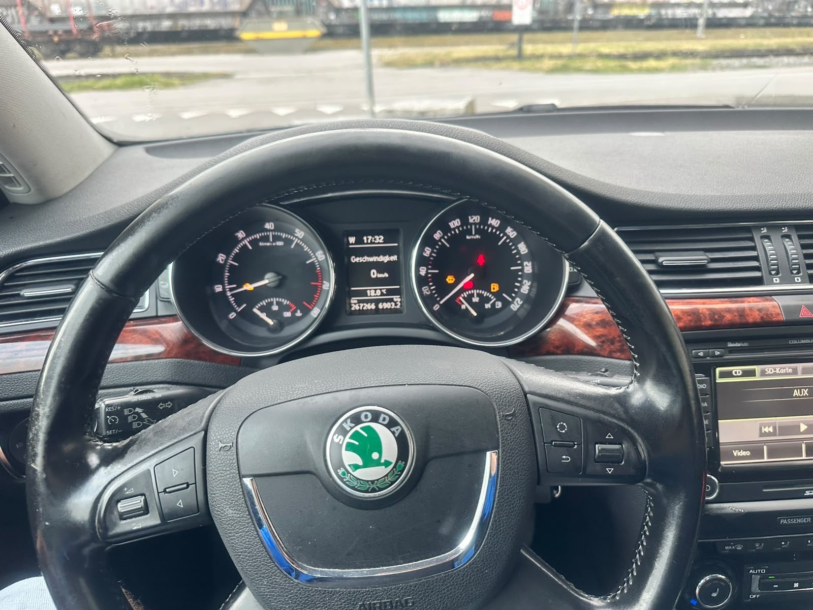 SKODA Superb 1.8 TSI Ambition 4x4-image-14