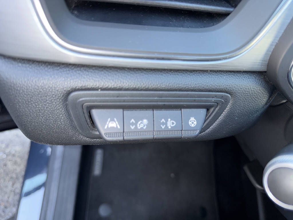 RENAULT Captur 1.3 TCe 140 Intens EDC-image-11