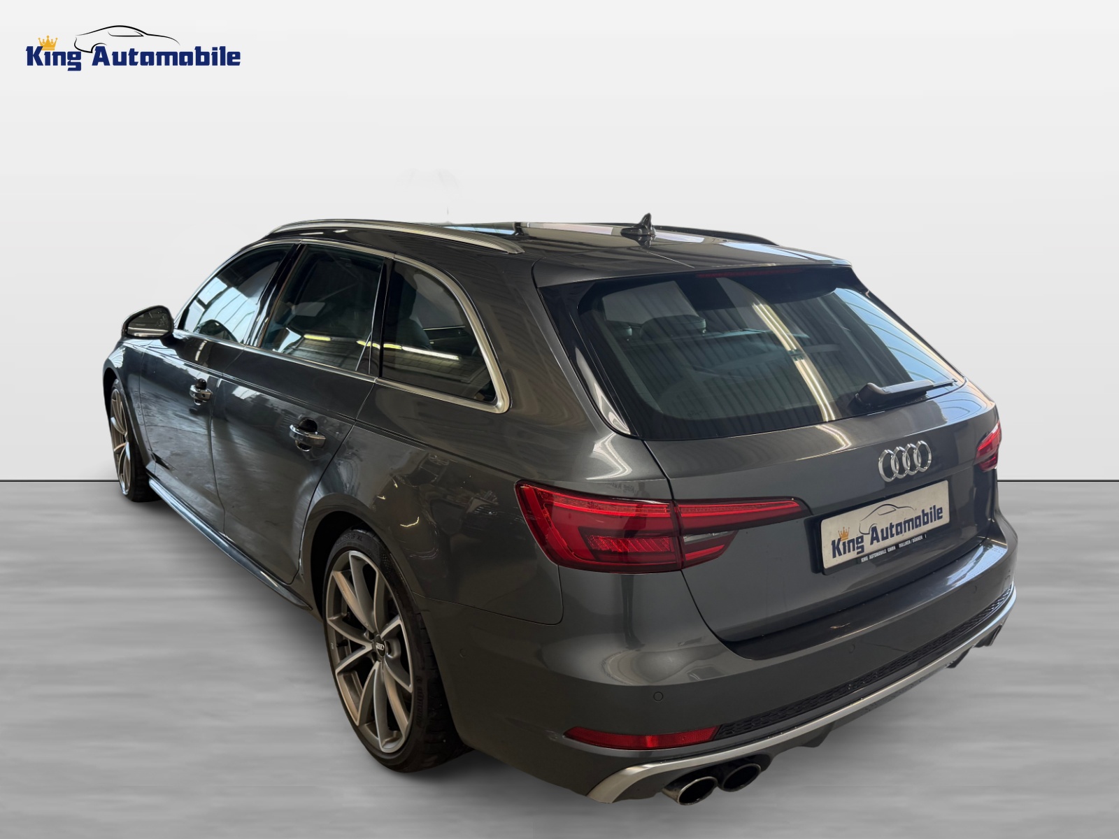 AUDI S4 Avant 3.0 TFSI quattro tiptronic | CH-Auto | Frisch MFK | Pano Dach | Bang & Olufsen | Matrix LED-image-4