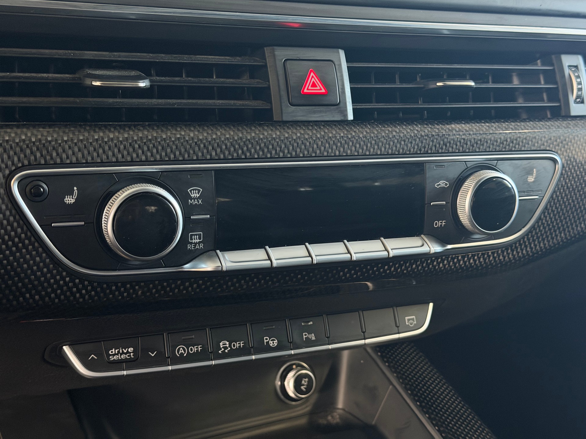 AUDI S4 Avant 3.0 TFSI quattro tiptronic | CH-Auto | Frisch MFK | Pano Dach | Bang & Olufsen | Matrix LED-image-13