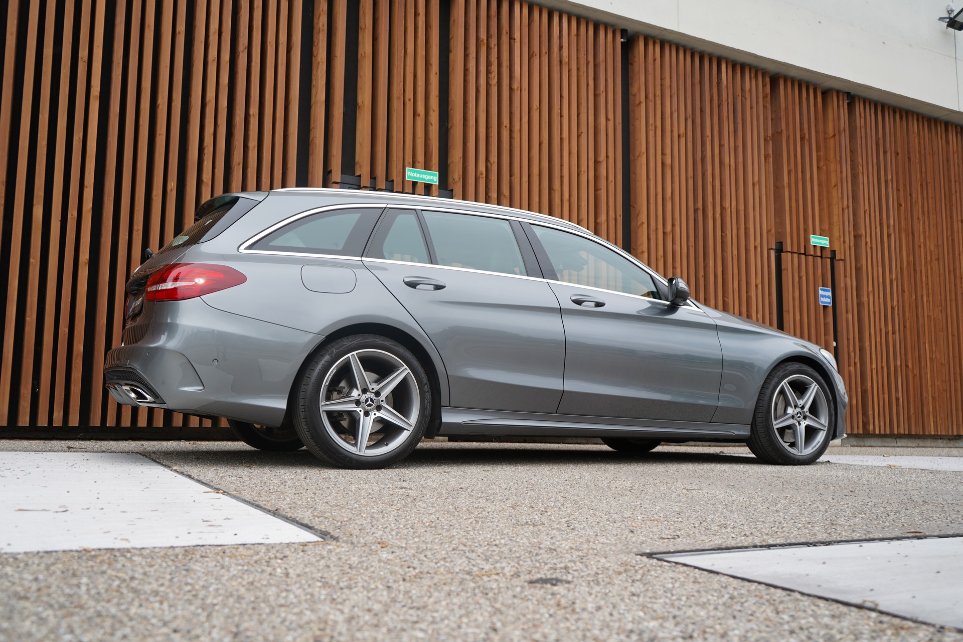MERCEDES-BENZ C 250 d SWISS STAR AMG LINE 4MATIC 9G-TRONIC l 204 PS-image-11