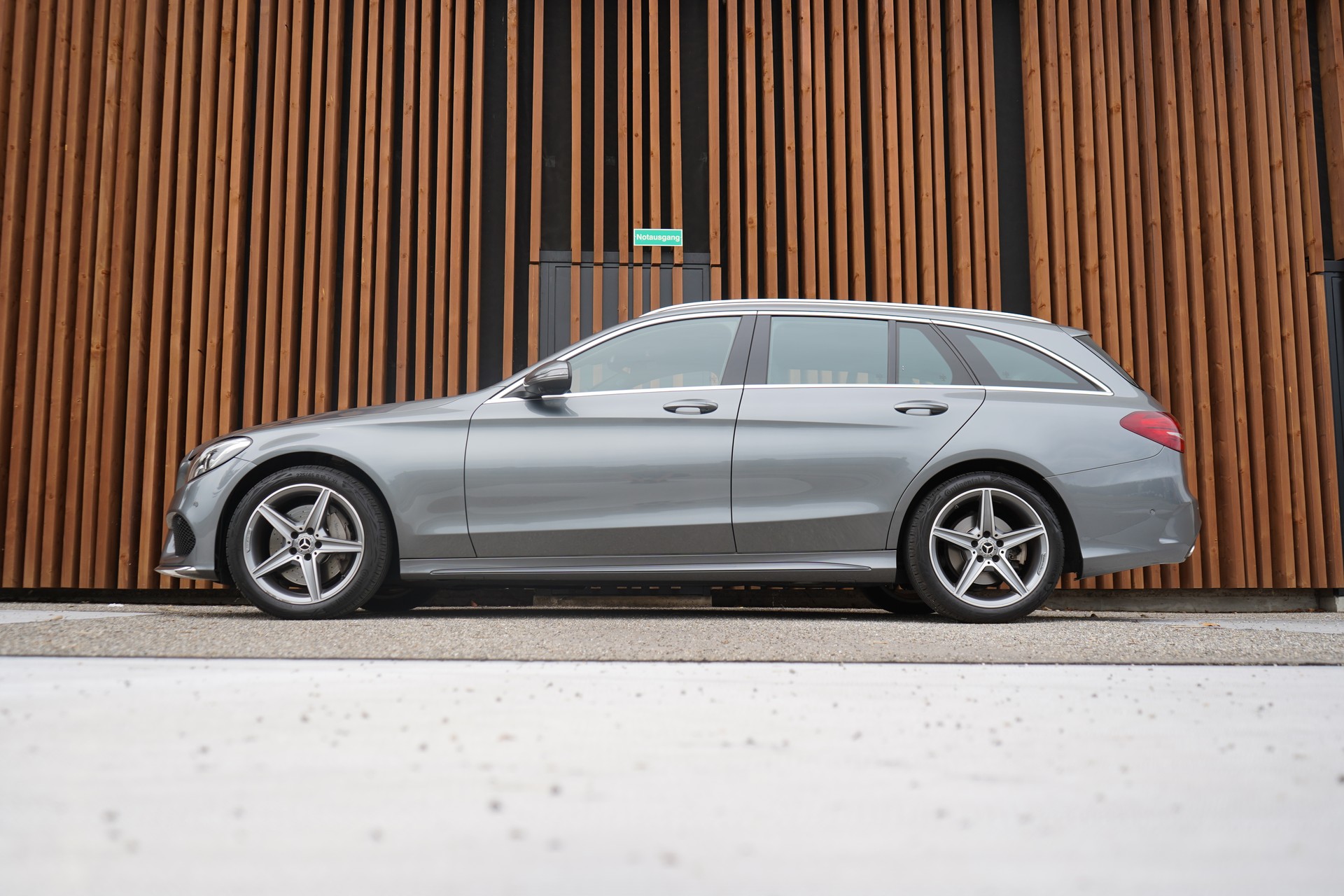 MERCEDES-BENZ C 250 d SWISS STAR AMG LINE 4MATIC 9G-TRONIC l 204 PS-image-3