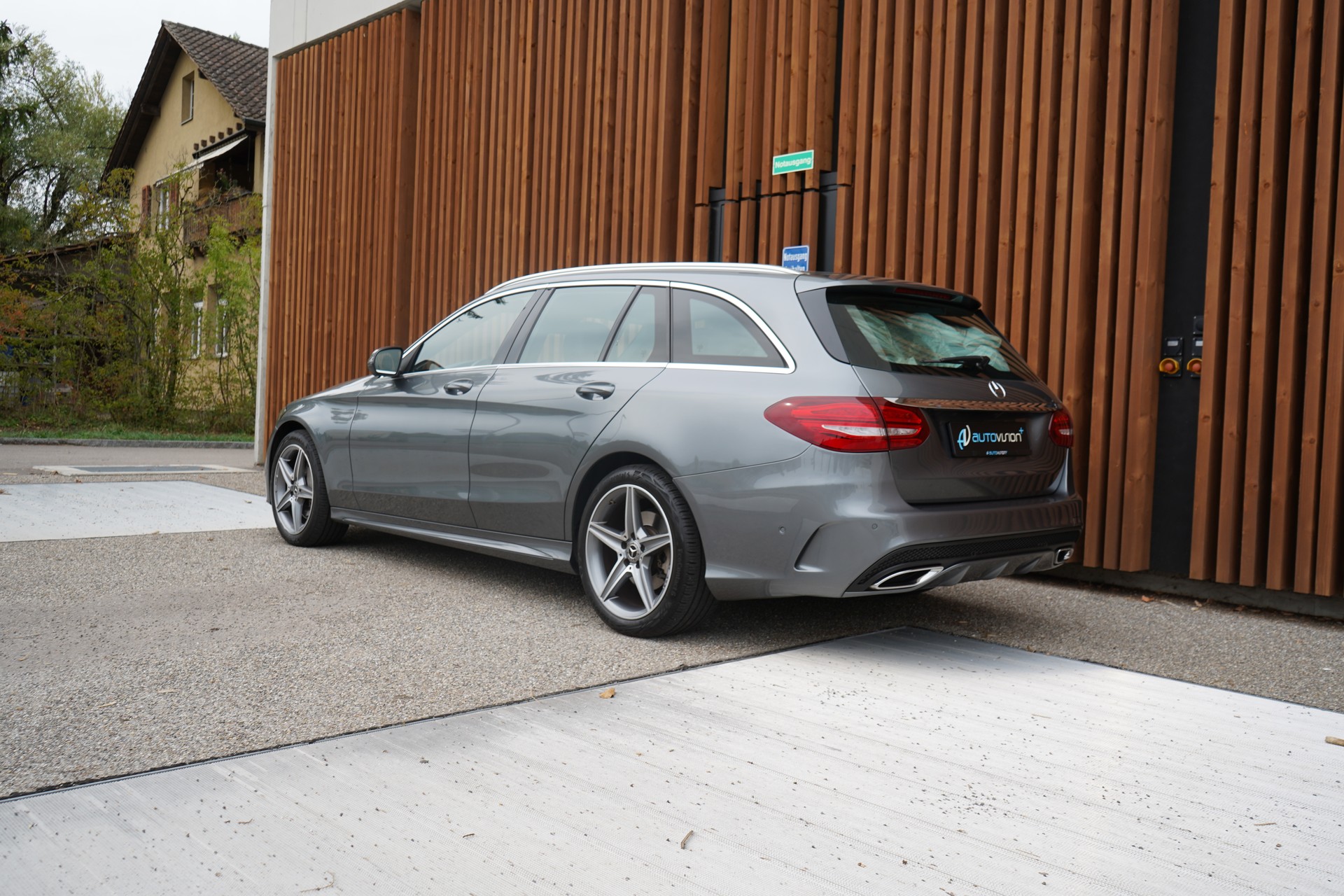 MERCEDES-BENZ C 250 d SWISS STAR AMG LINE 4MATIC 9G-TRONIC l 204 PS-image-7