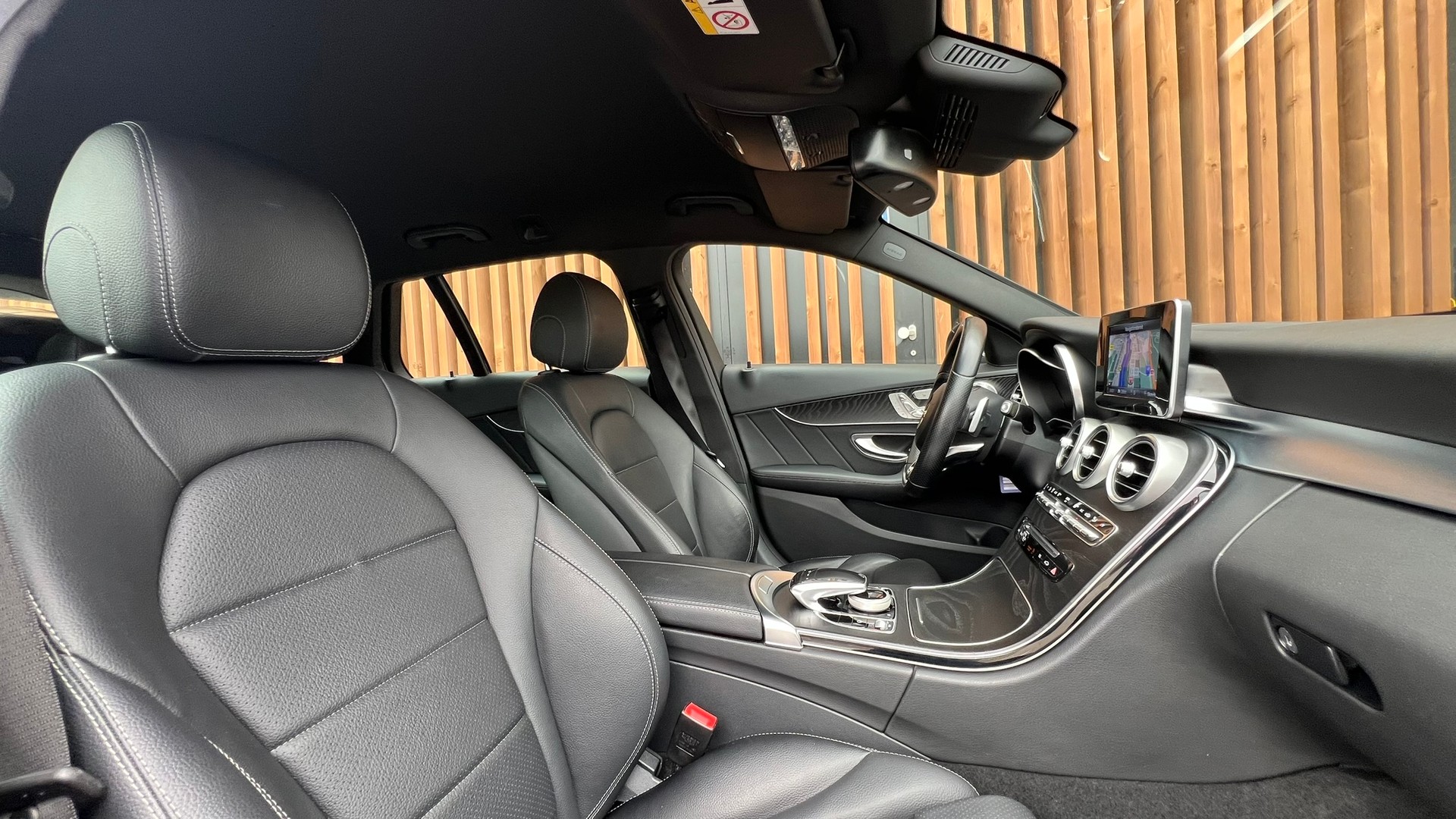 MERCEDES-BENZ C 250 d SWISS STAR AMG LINE 4MATIC 9G-TRONIC l 204 PS-image-24