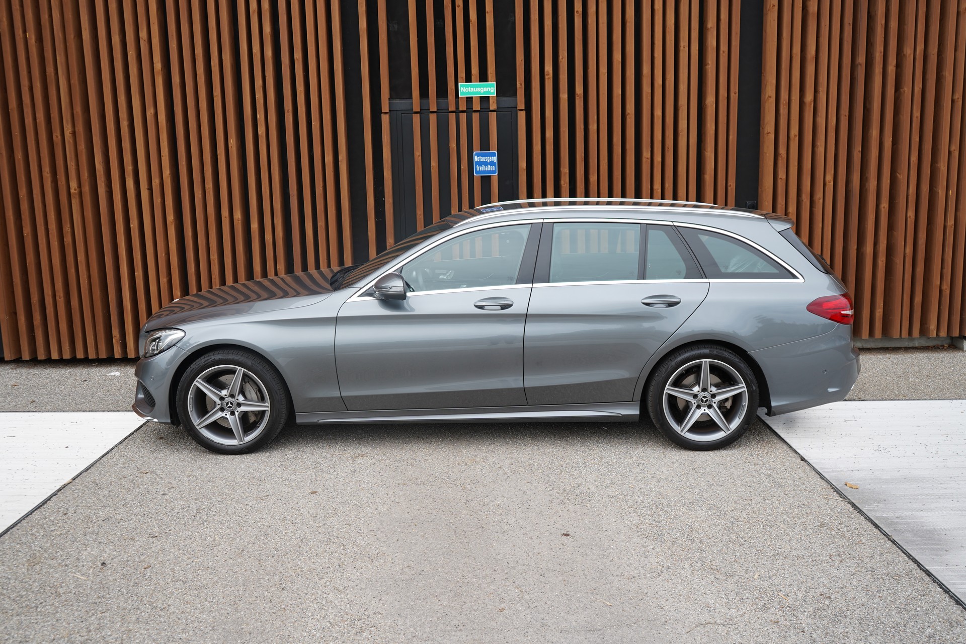 MERCEDES-BENZ C 250 d SWISS STAR AMG LINE 4MATIC 9G-TRONIC l 204 PS-image-5