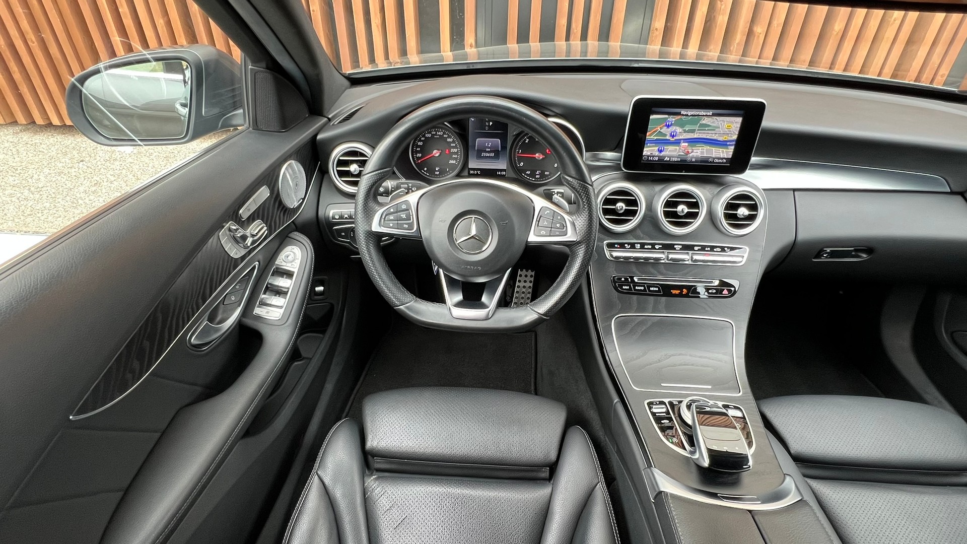 MERCEDES-BENZ C 250 d SWISS STAR AMG LINE 4MATIC 9G-TRONIC l 204 PS-image-20