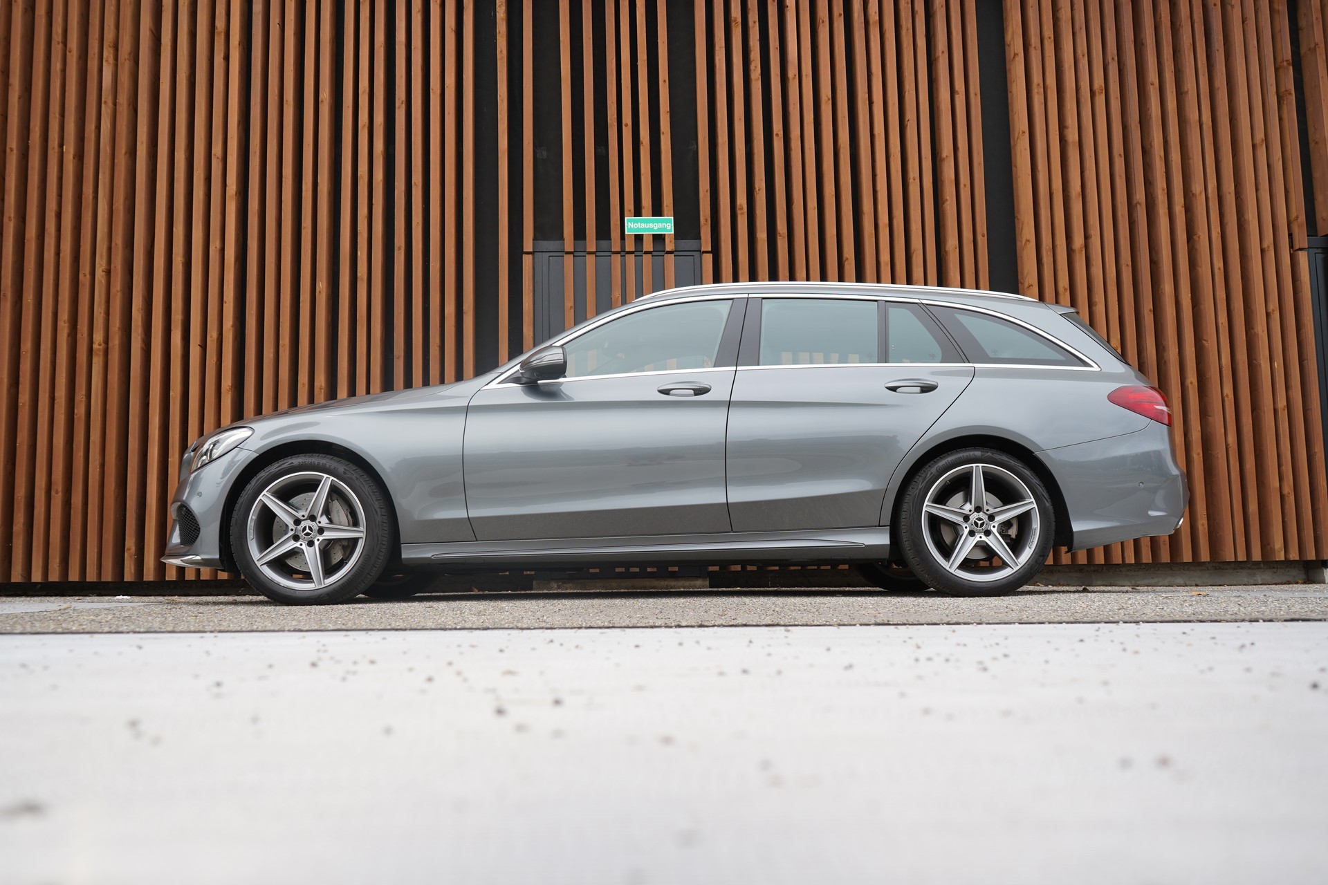 MERCEDES-BENZ C 250 d SWISS STAR AMG LINE 4MATIC 9G-TRONIC l 204 PS-image-1