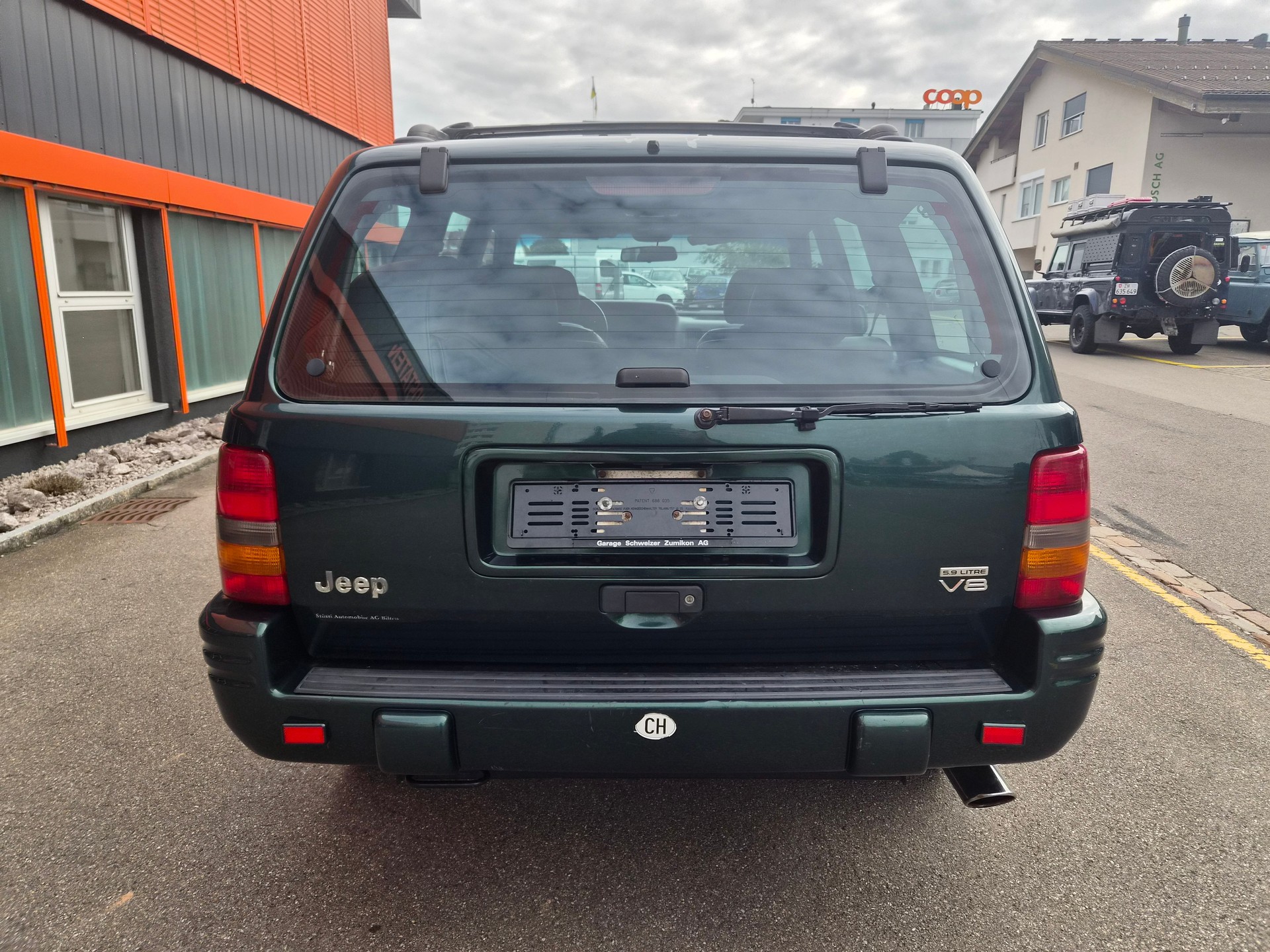 JEEP Grand Cherokee 5.9 Limited LX Automatic-image-5