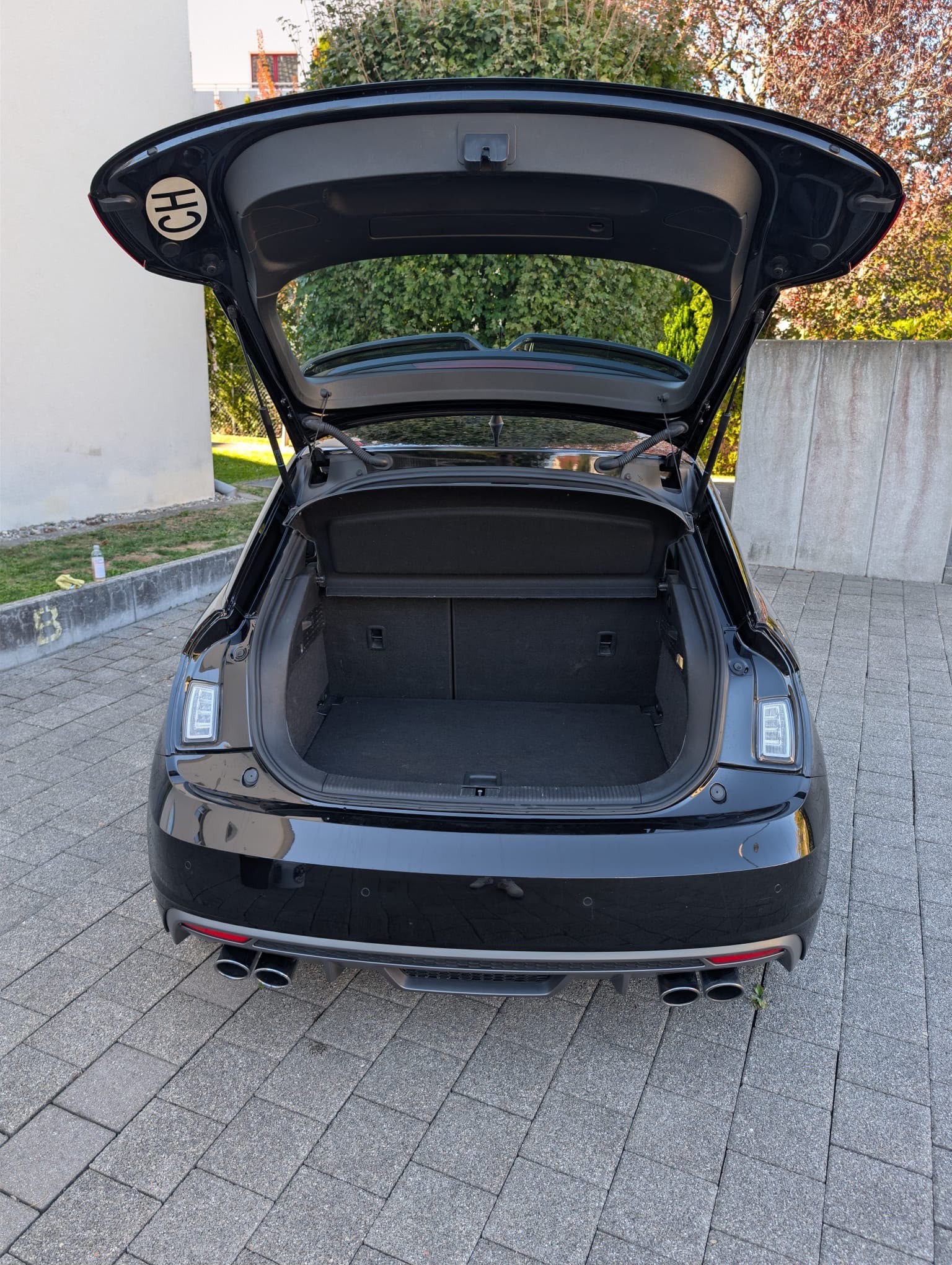 AUDI S1 Sportback 2.0 TFSI quattro-image-18