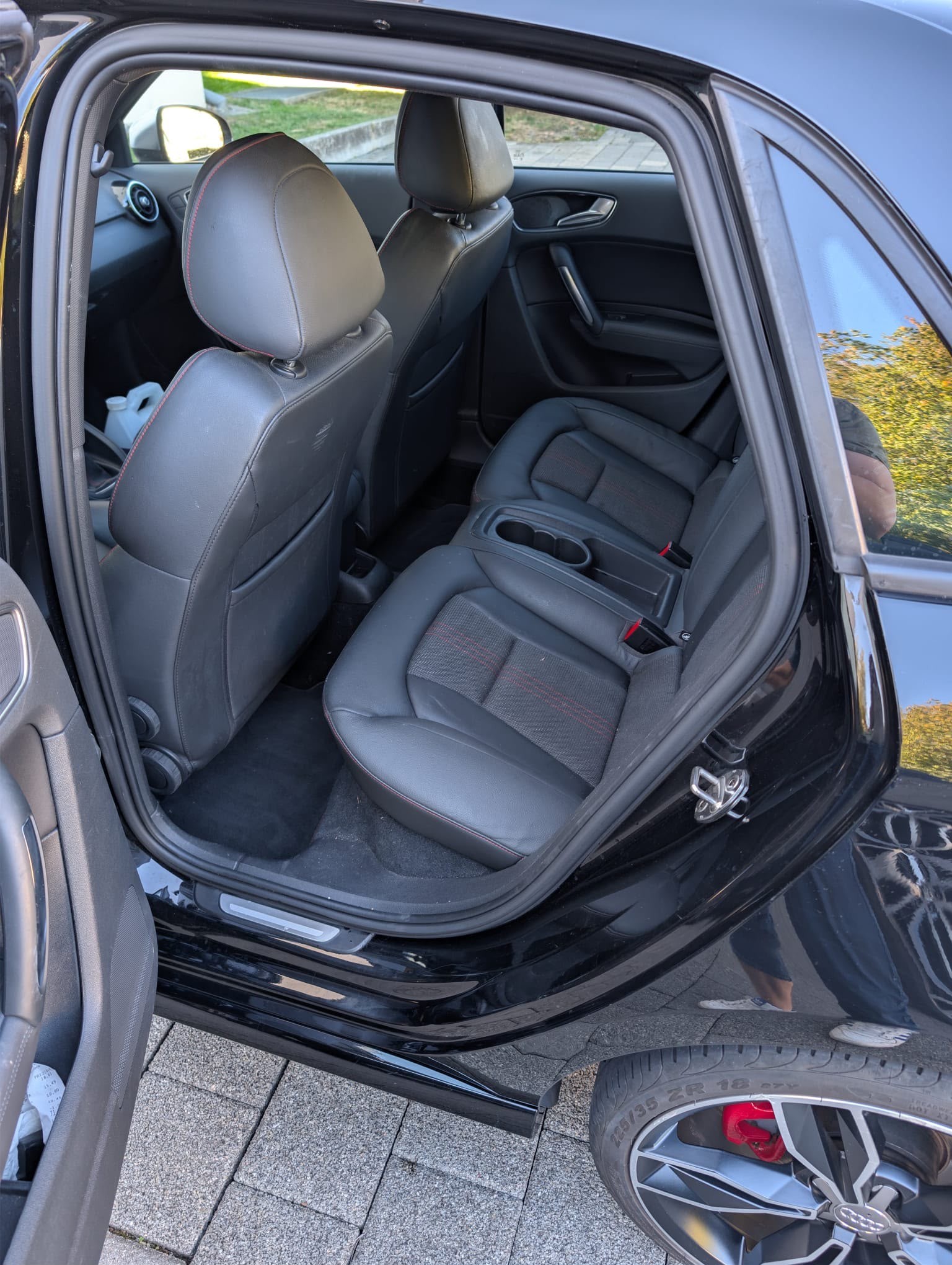 AUDI S1 Sportback 2.0 TFSI quattro-image-17